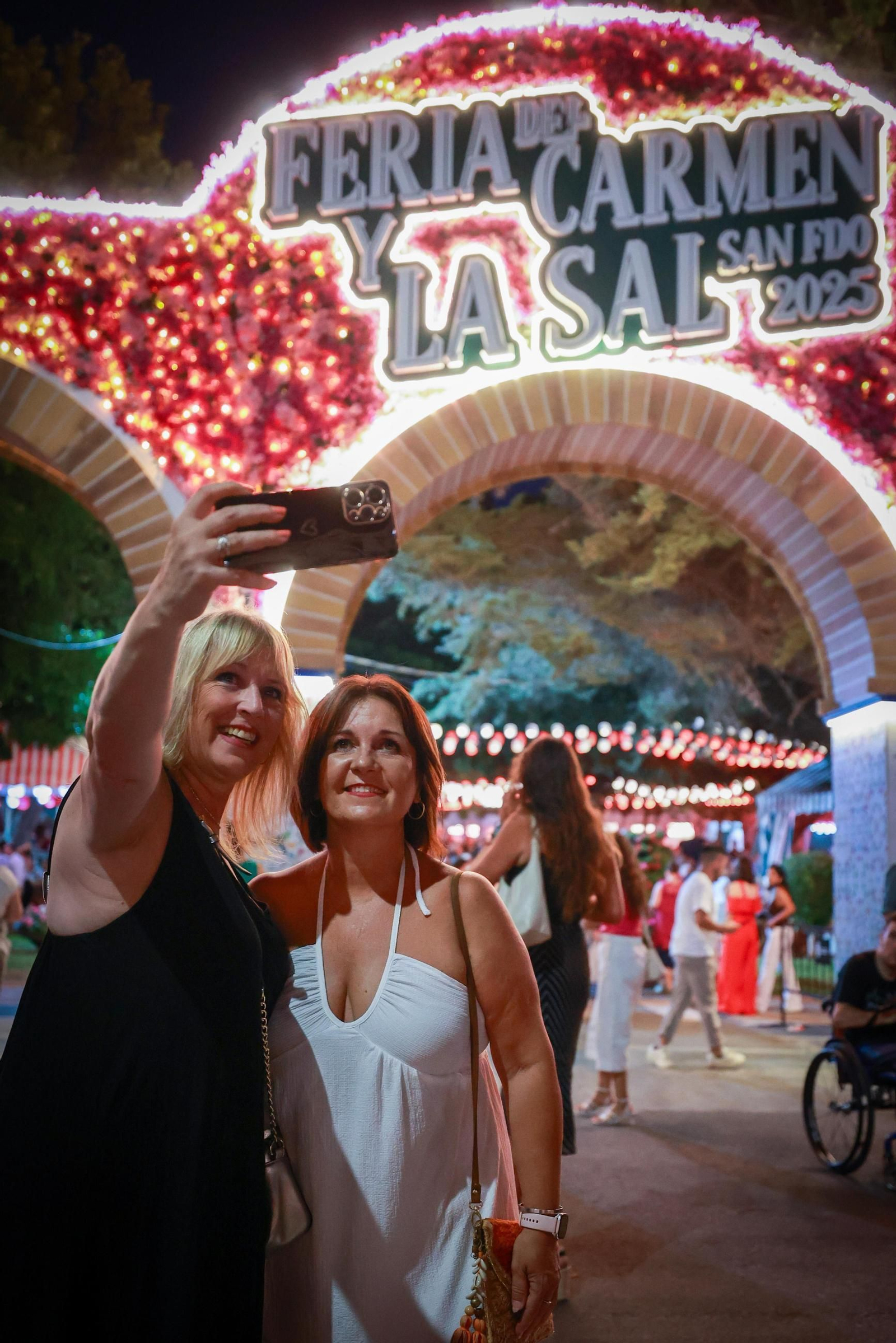 Feria del Carmen y de la Sal 2025 en San Fernando: las imágenes de la primera noche