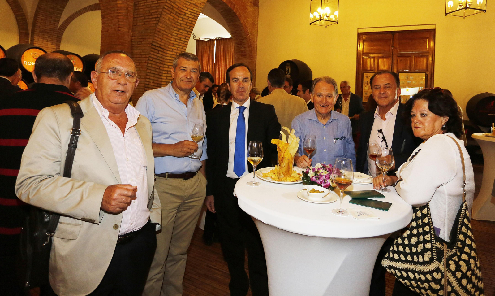 Luis García (ex presidente de Fedejerez y del Consejo Regulador), César Saldaña (Consejo Regulador), Mauricio García de Quevedo (presidente de FIAB), Juan Luis Bretón (ex director de Fedejerez), Javier Sanz (González Byass) y Lourdes Galindo (ex administrativa de Fedejerez)