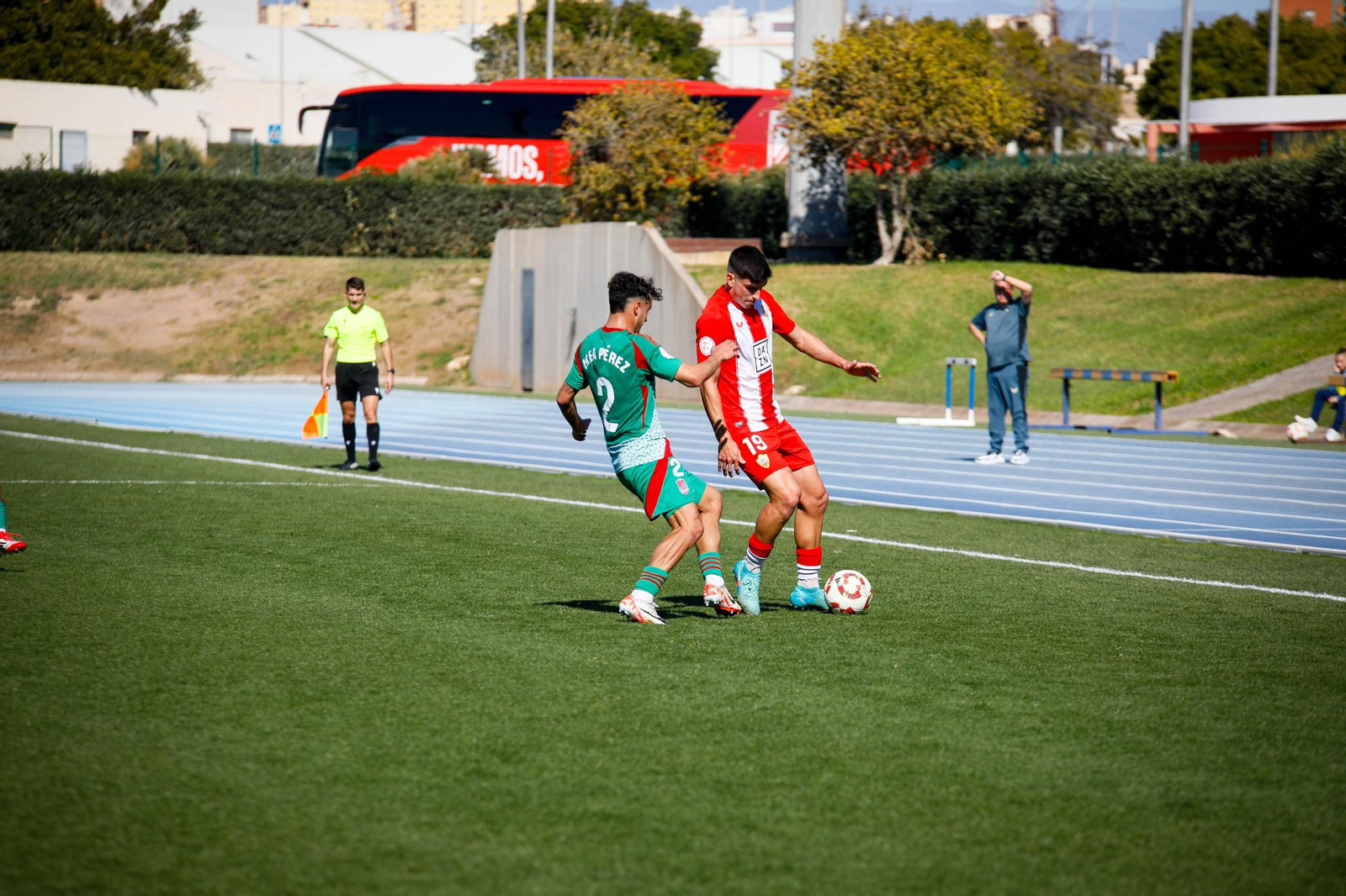 Las imágenes de Segunda RFEF entre Almeria B y recreativo de Granada