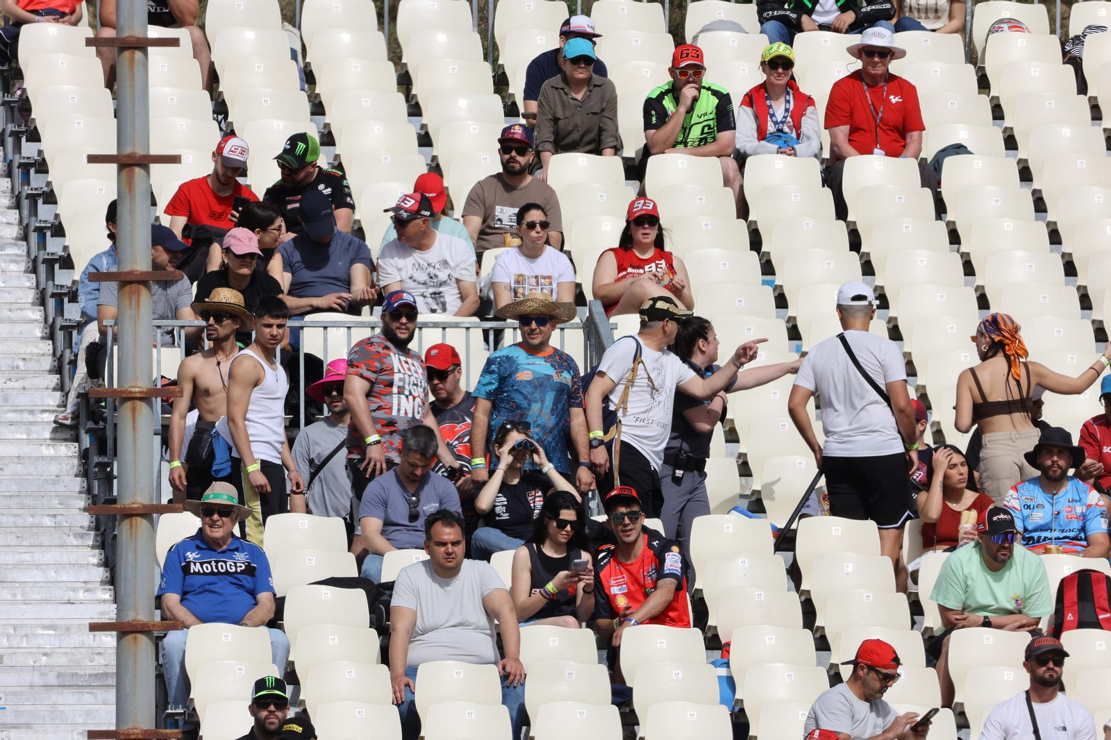 Ambiente del viernes en las gradas del Circuito de Jerez - Ángel Nieto