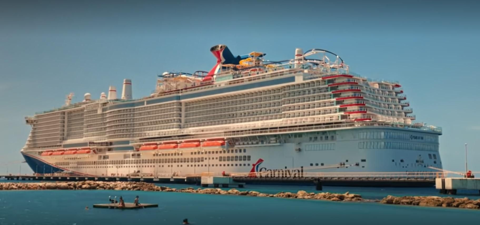 El Carnival Sunrise, en una de sus escalas