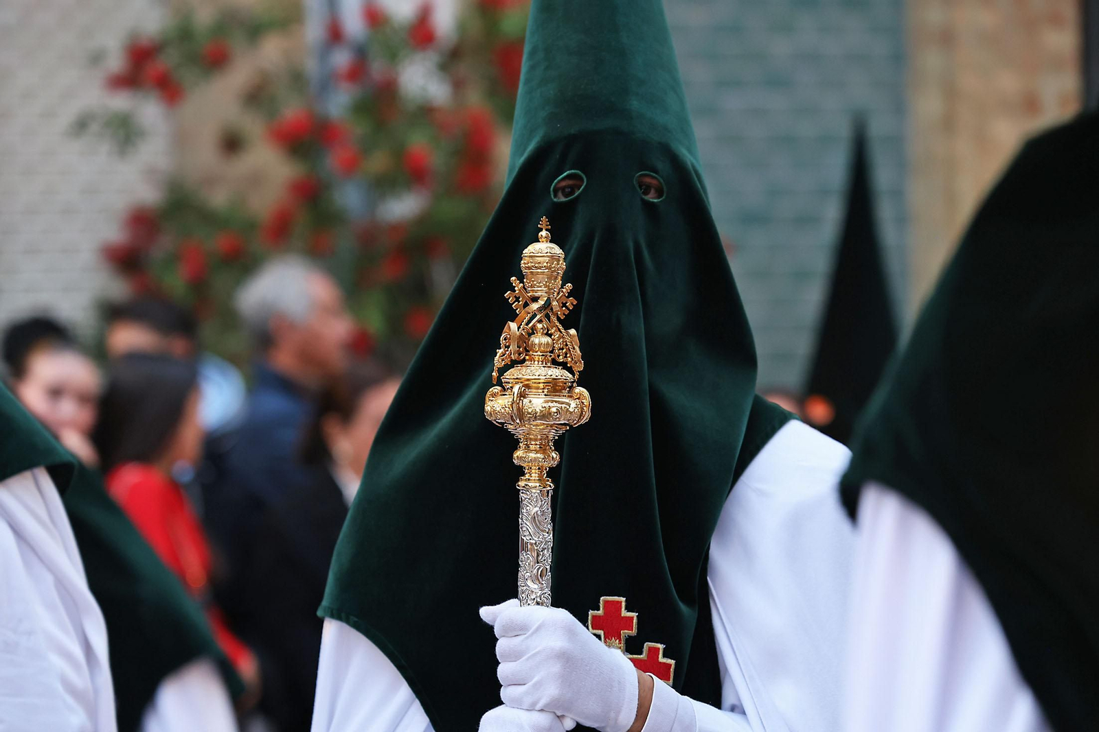Miércoles Santo: La Hermandad de La Esperanza por las calles de Huelva