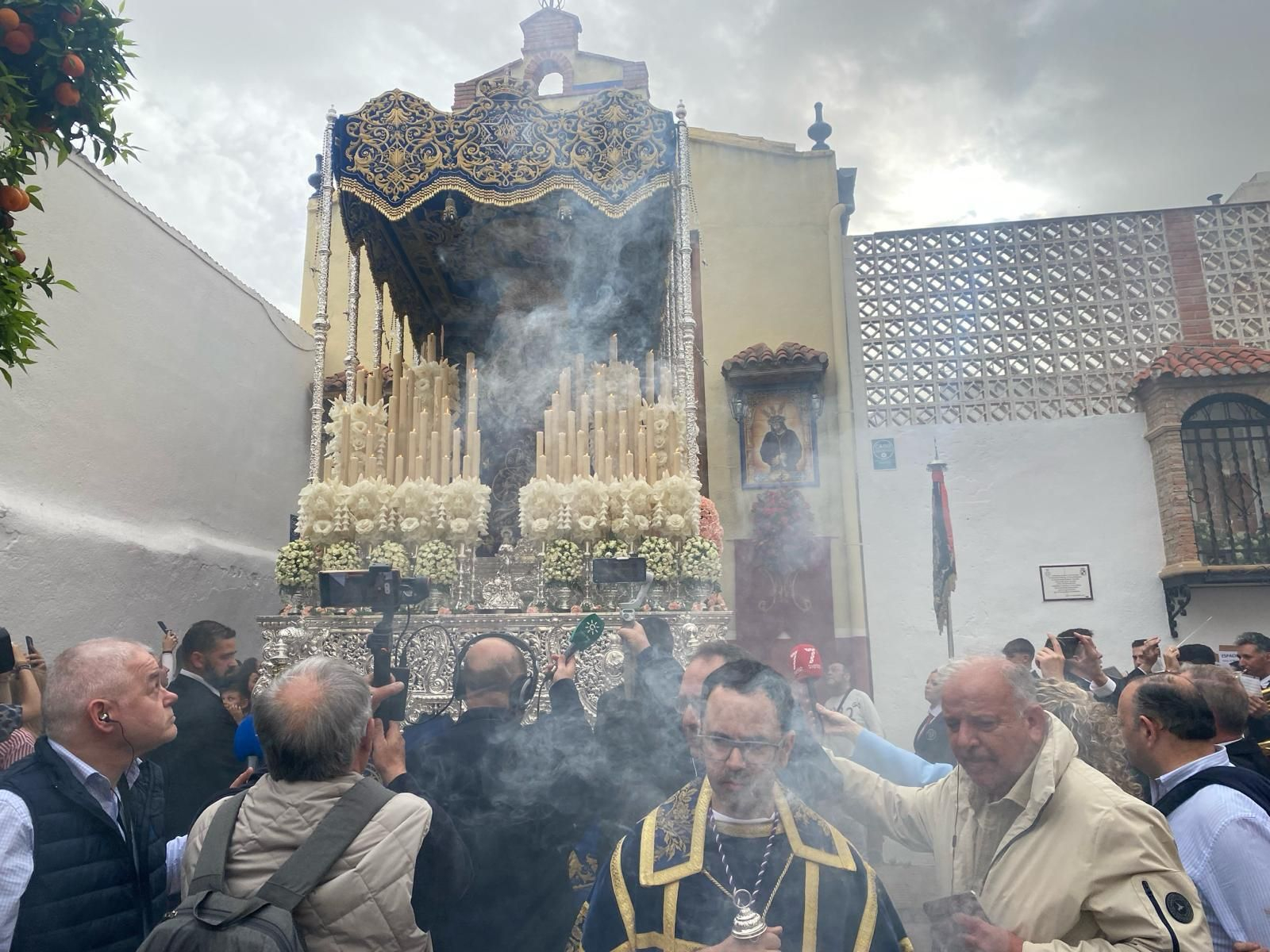 Tarde de Domingo de Ramos con cielos grises