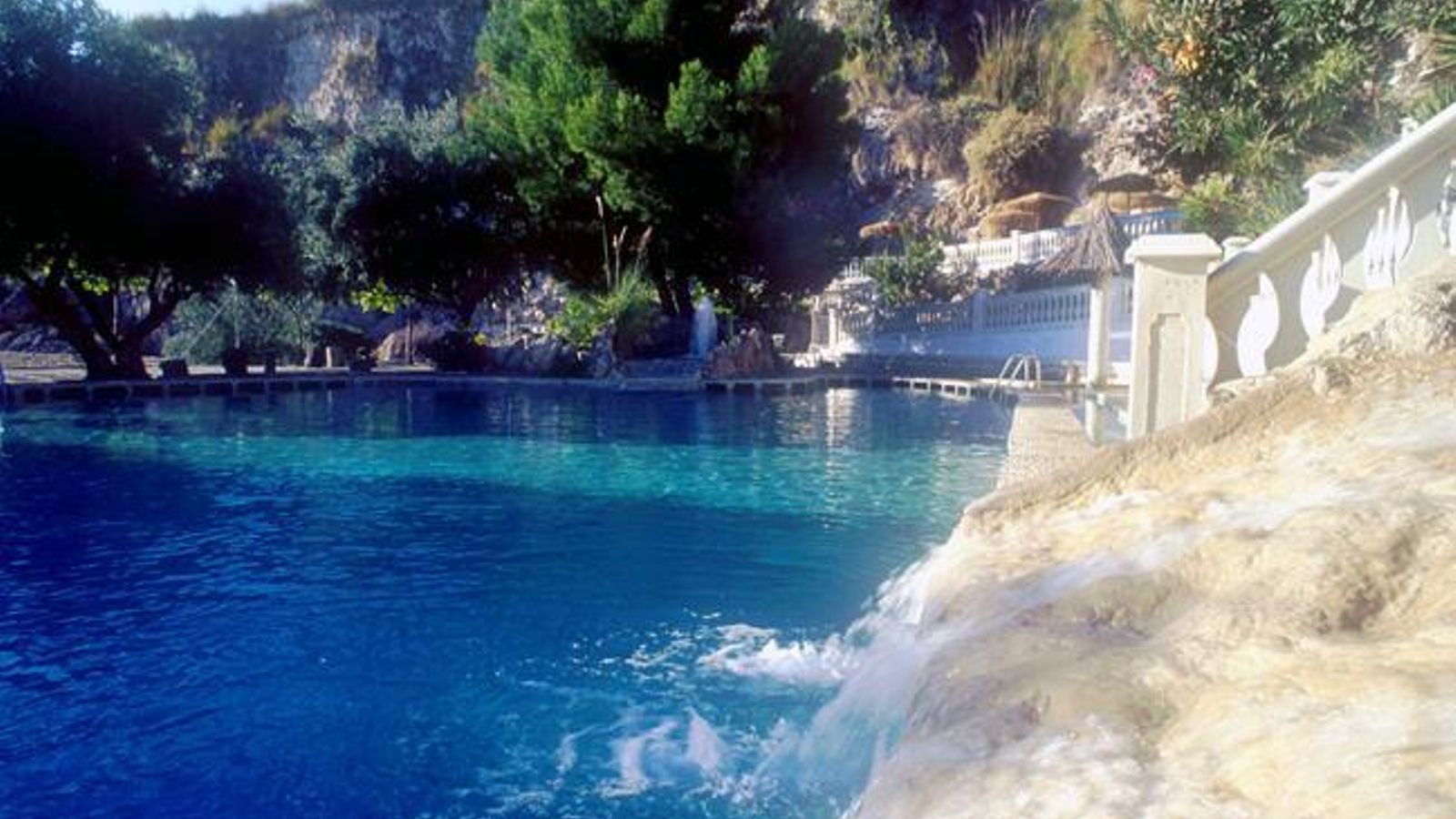 Balneario de Alicún.