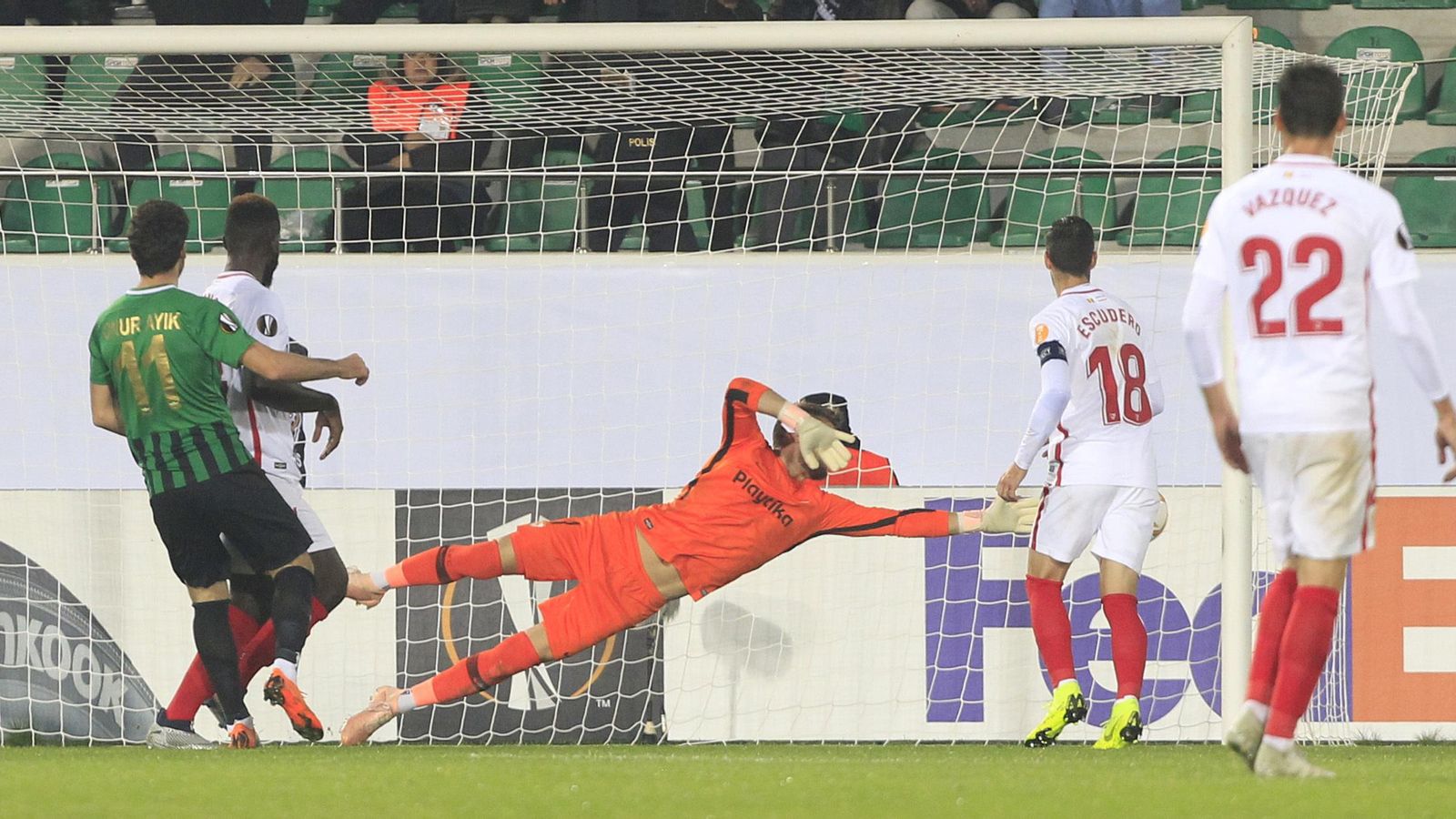 Las imágenes del Akhisar-Sevilla