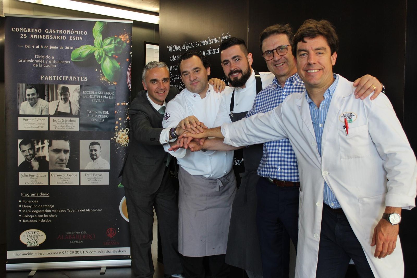 Javier Aguiar (profesor ESHS), Fermín López (jefe de cocina ESHS), Raúl Bernal (ponente), Pedro Oliver (director ESHS) y Javier García (profesor ESHS).