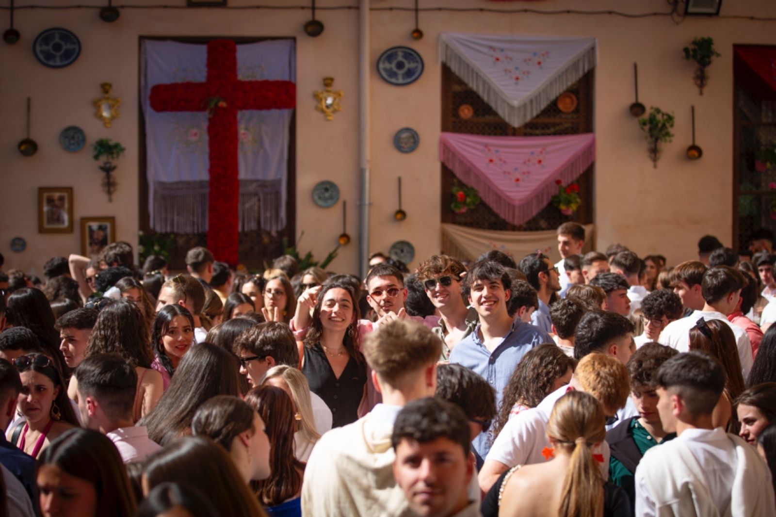 Los mejores momentos del primer día de Cruces en Granada en fotos