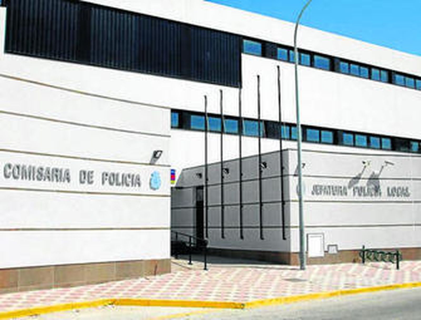 El edificio que comparten la Policía Nacional y la Local en la ciudad.