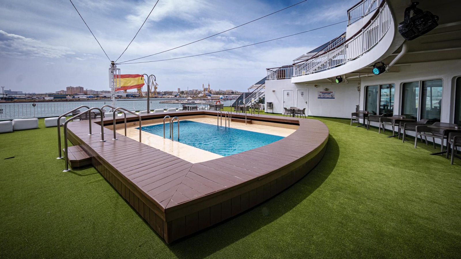 Interior del superferry 'Volcán de Tinamar'.