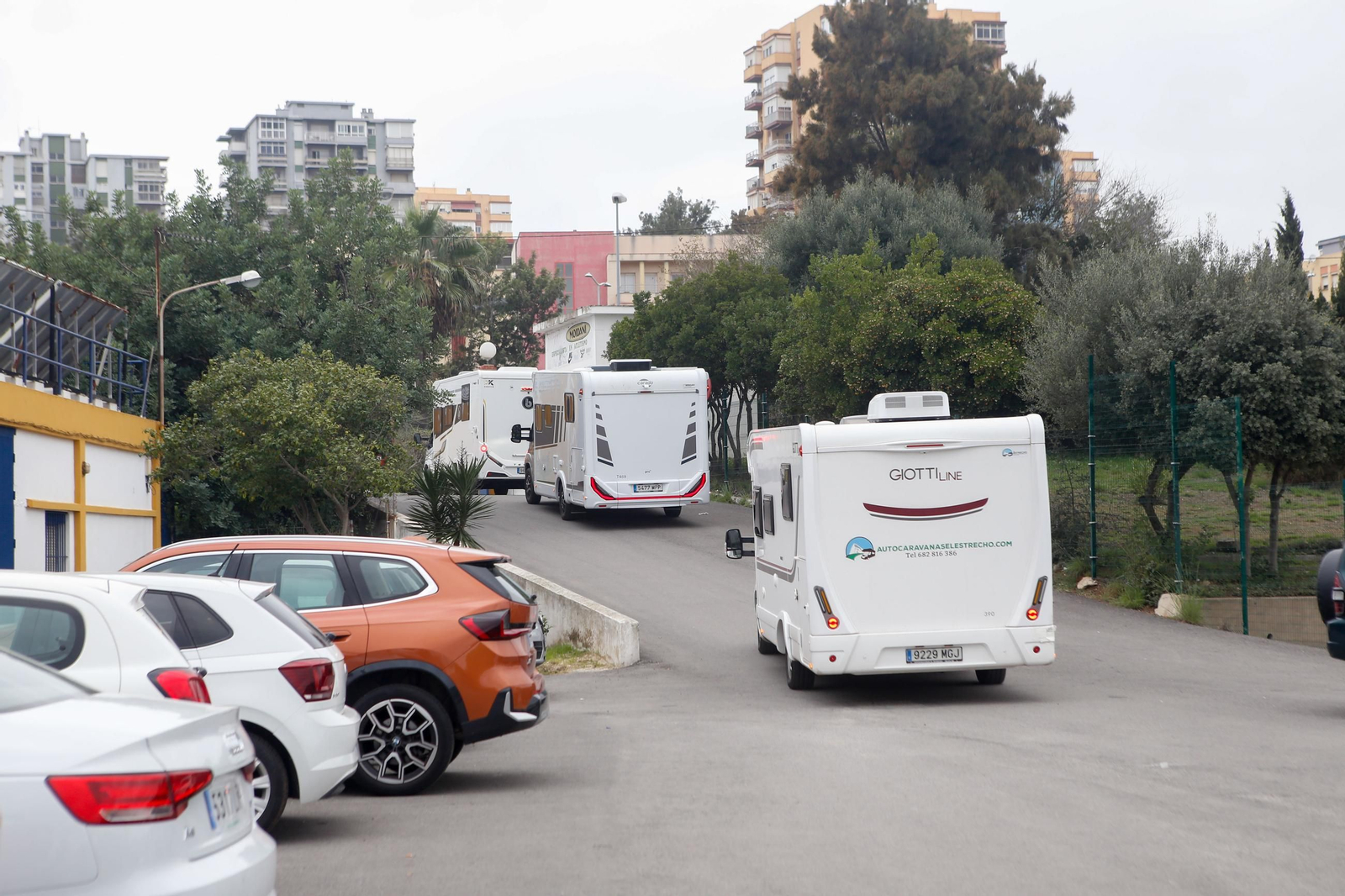 Fotos de la recogida de alimentos y enseres para ayudar a los afectados por la DANA en Valencia