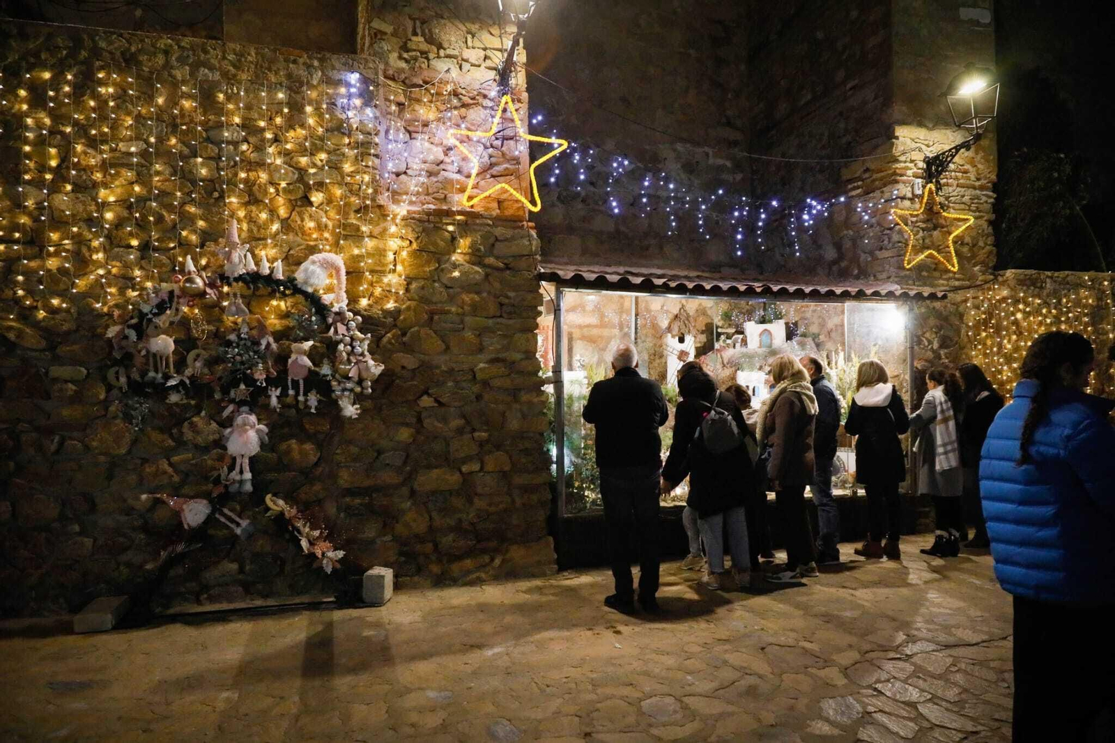 Las mejores imágenes de la iluminación navideña de Mojácar con las luces de Ferrero Rocher