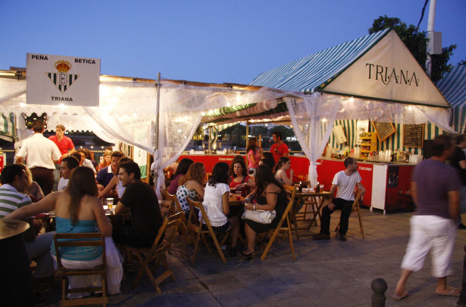 La velá de Santa Ana en una de sus ediciones