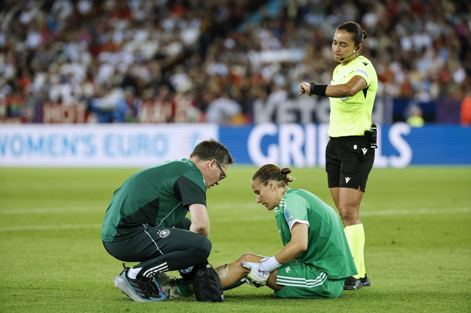 Las mejores imágenes de la semifinal Alemania-España de la Eurocopa femenina