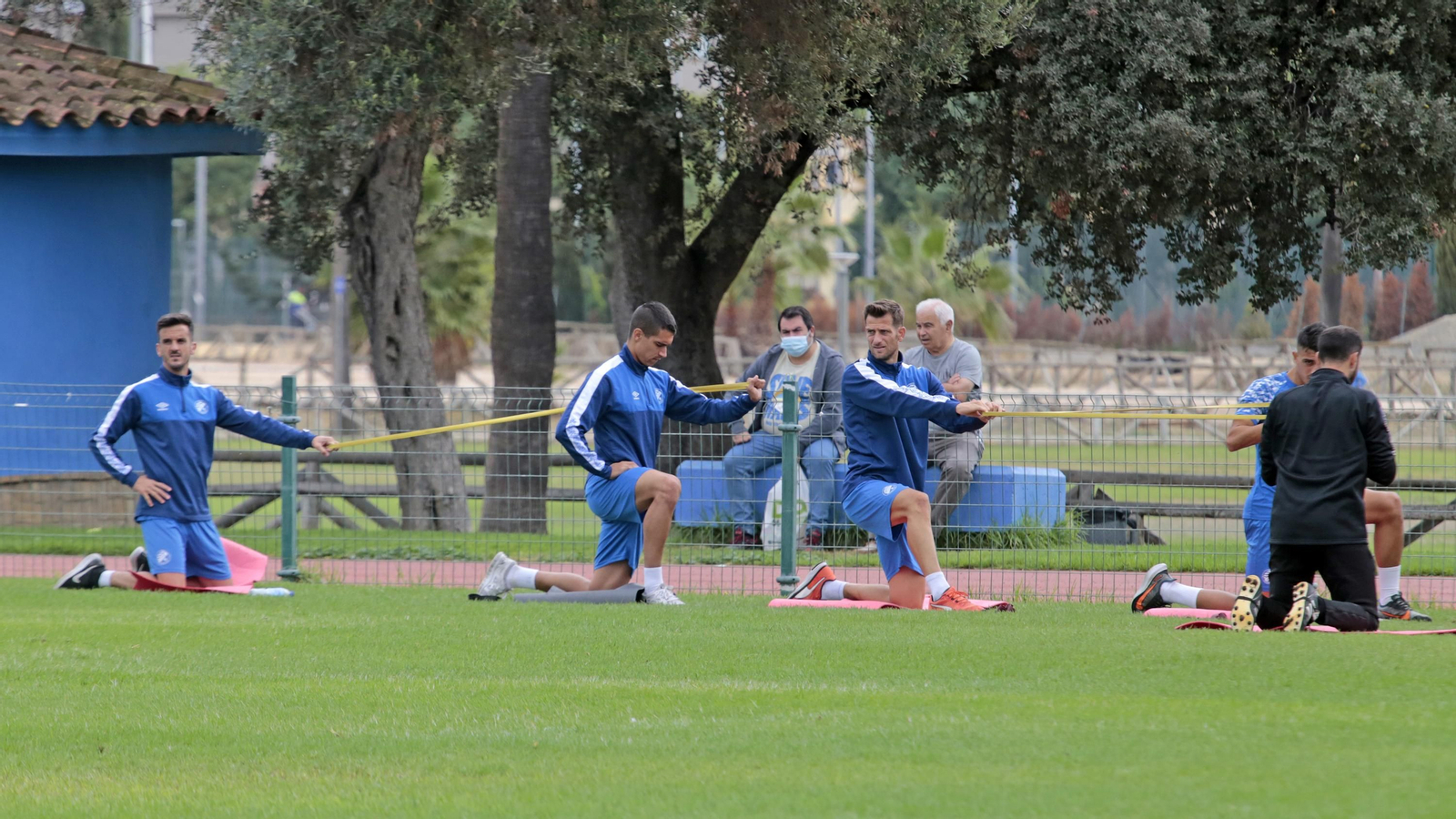 Máyor ha superado su lesión y será titular frente al Antequera.