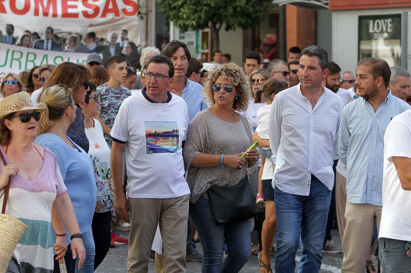 Imágenes de la manifestación "Salvemos las Playas de Huelva"