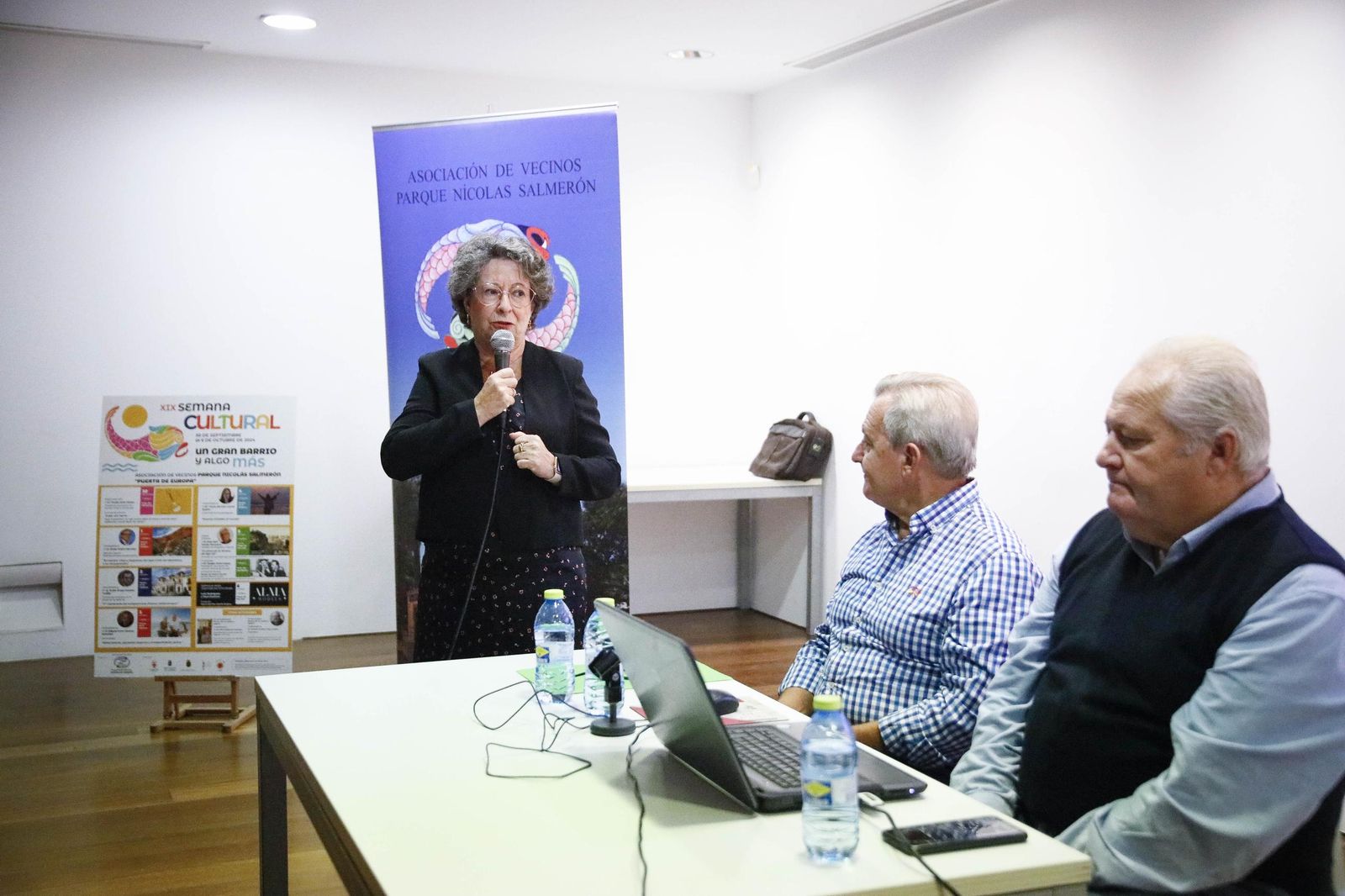 Las imágenes de las jornadas por la "XIX Semana Cultural" con Antonio Andrés en Almería