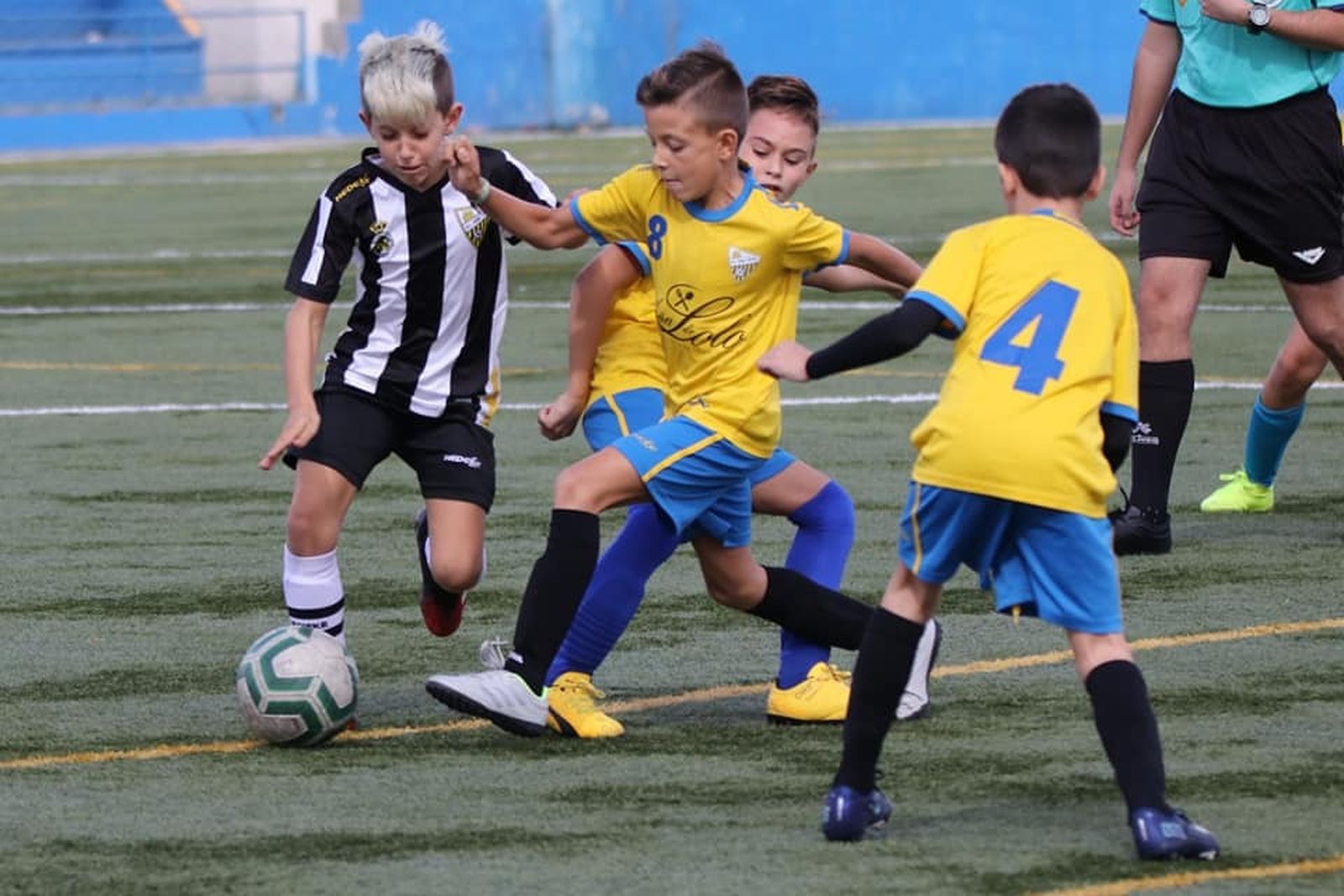 Un partido entre equipos del Atlético Zabal de La Línea