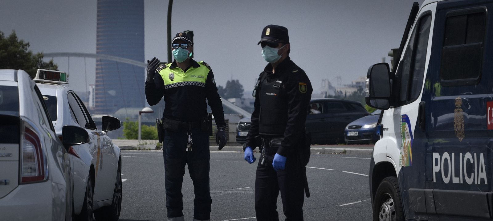Viernes Santo de resistencia: desde el Tanatorio a La Soledad de San Lorenzo