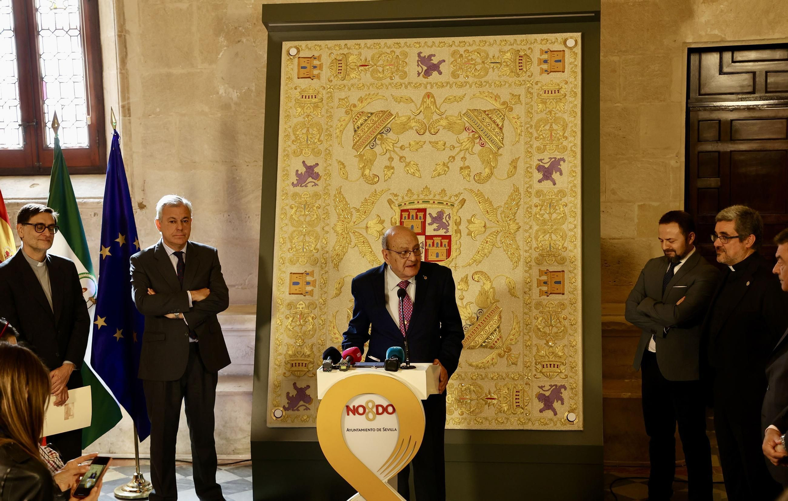 Presentación de la nueva tumbilla de la Virgen de los Reyes