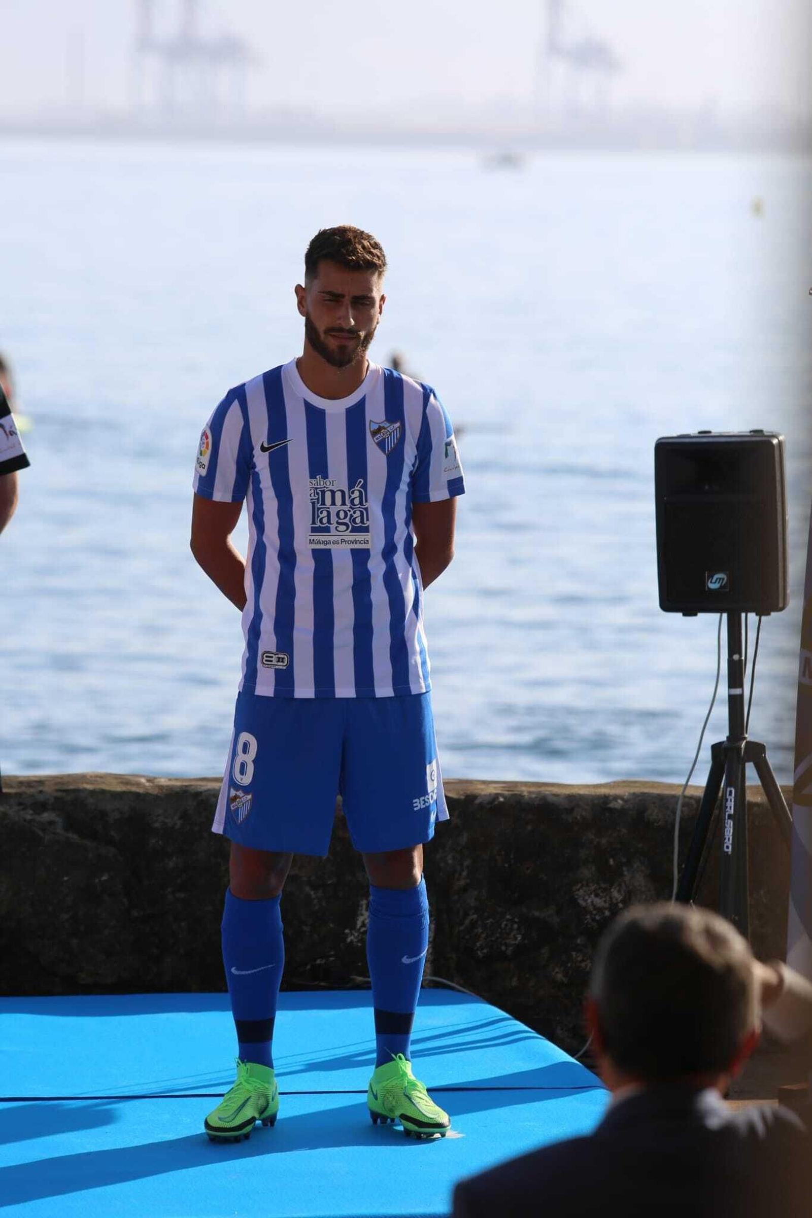Galería de fotos de las camisetas del Málaga CF 2021/22