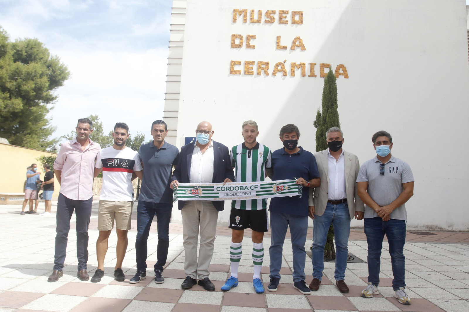 La presentación de Antonio Casas como jugador del Córdoba CF, en imágenes