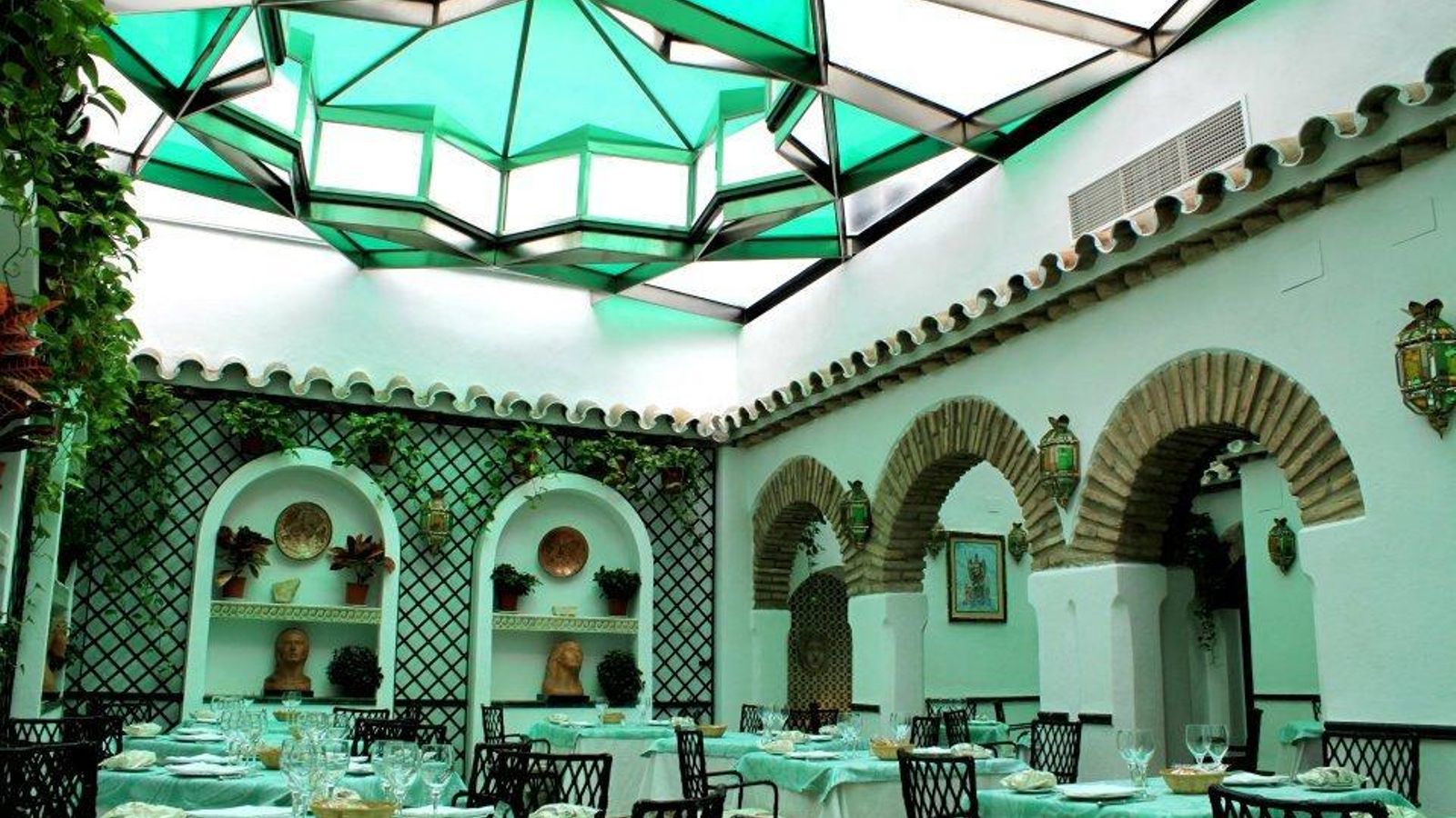 Patio del Limonero de El Churrasco Patio del Limonero de El Churrasco