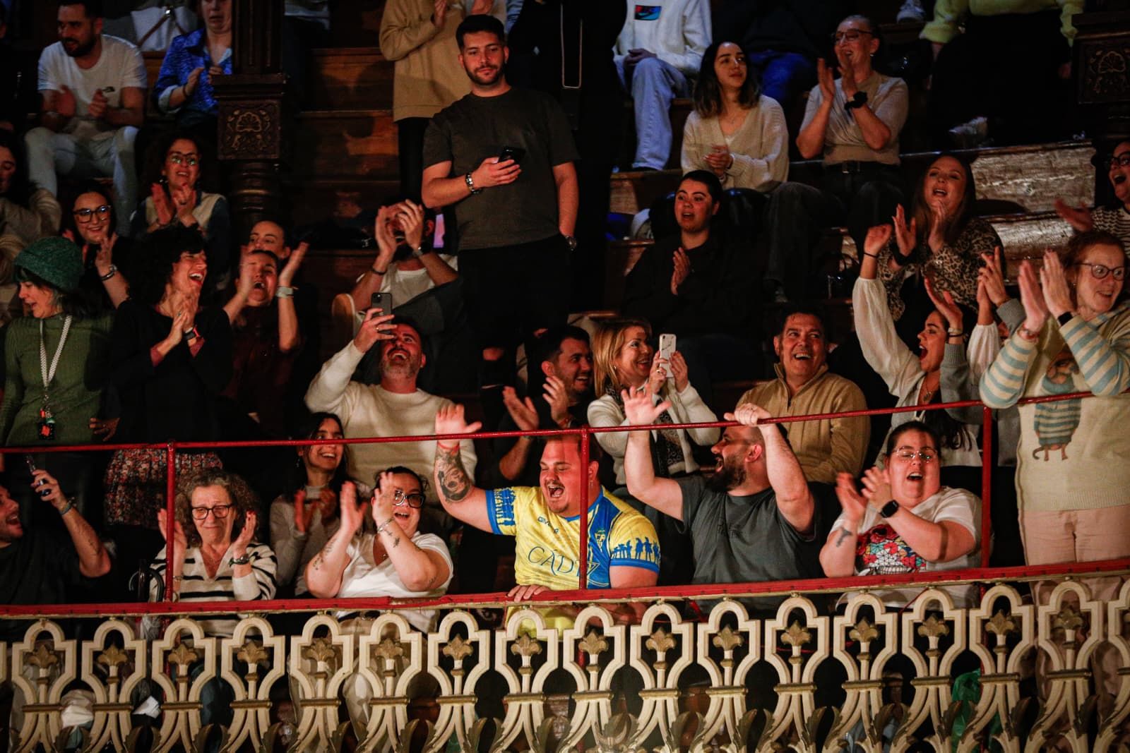 Búscate entre las mejores imágenes de la quinta sesión de cuartos de final del COAC 2026