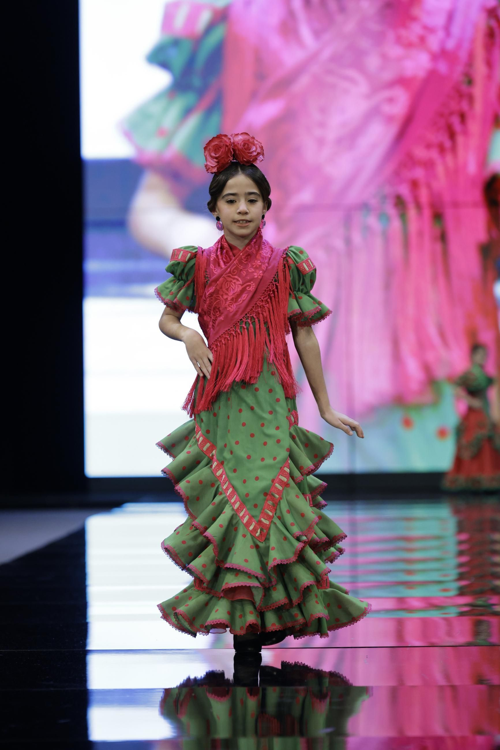 Desfile de Hermanas Serrano en SIMOF 2025, todas las fotos