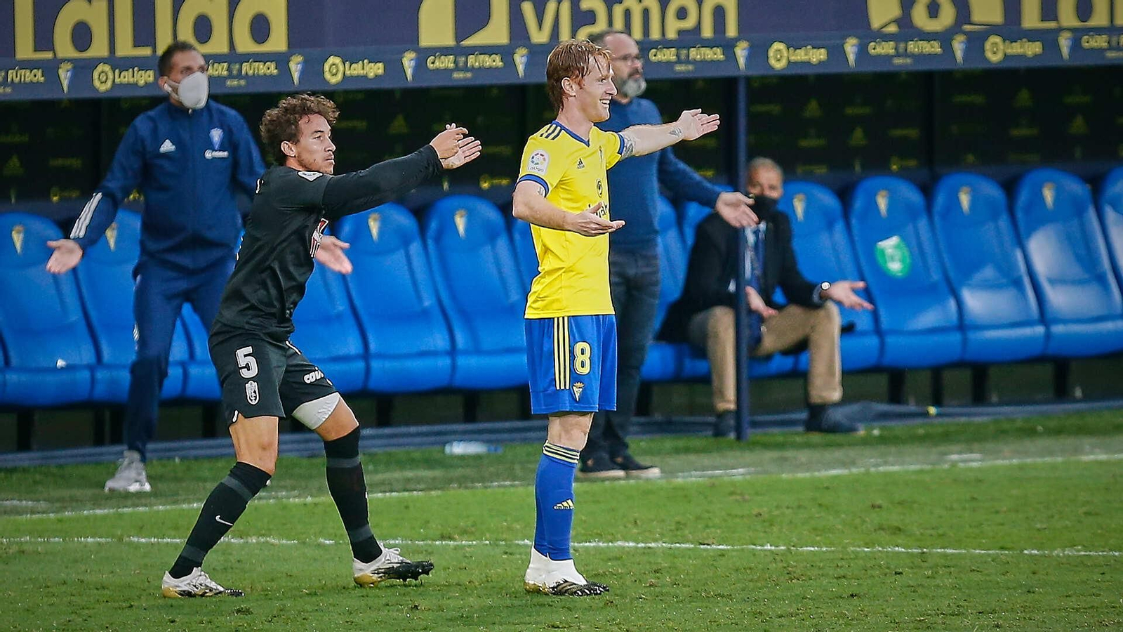 Partido de fútbol Cádiz CF - Granada Partido de fútbol Cádiz CF - Granada