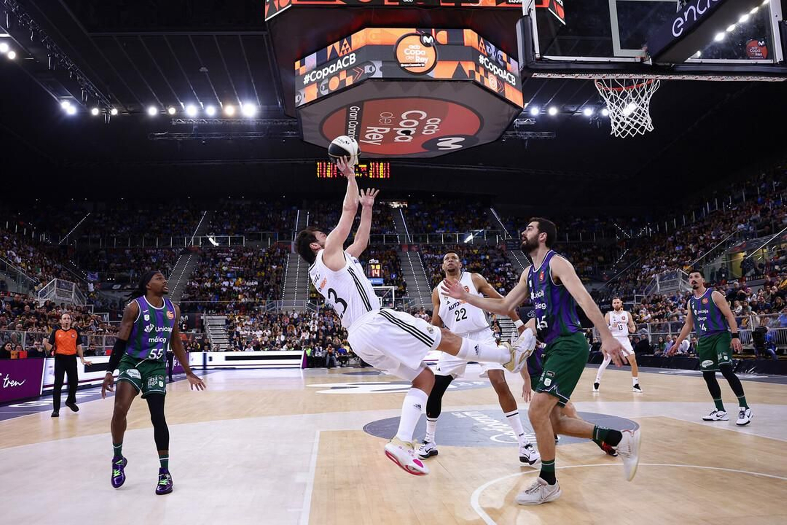 El Unicaja, campeón de Copa: Todas las imágenes del partido, la fiesta y la llegada a Málaga