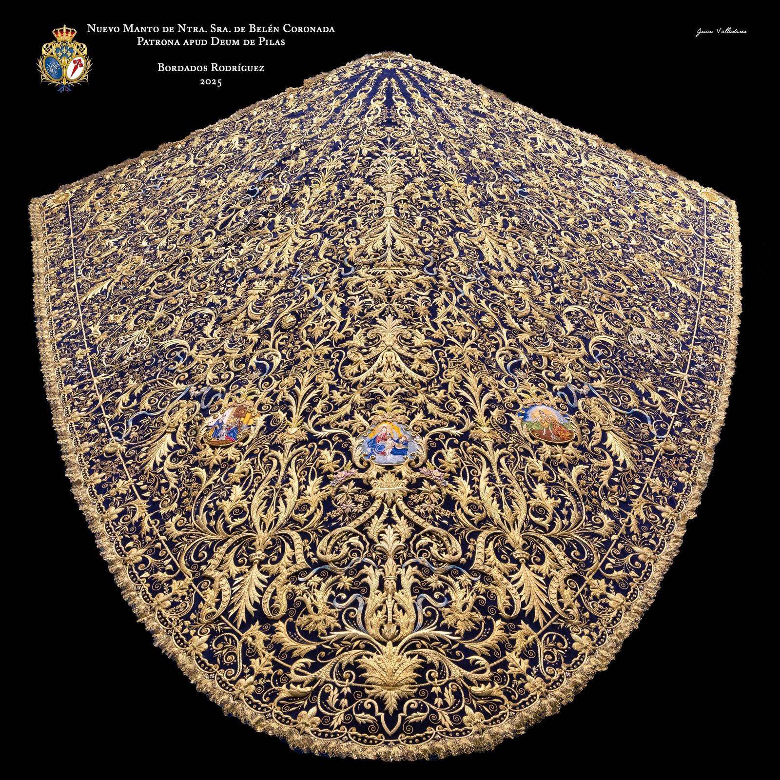 El nuevo manto para la Virgen de Belén Coronada