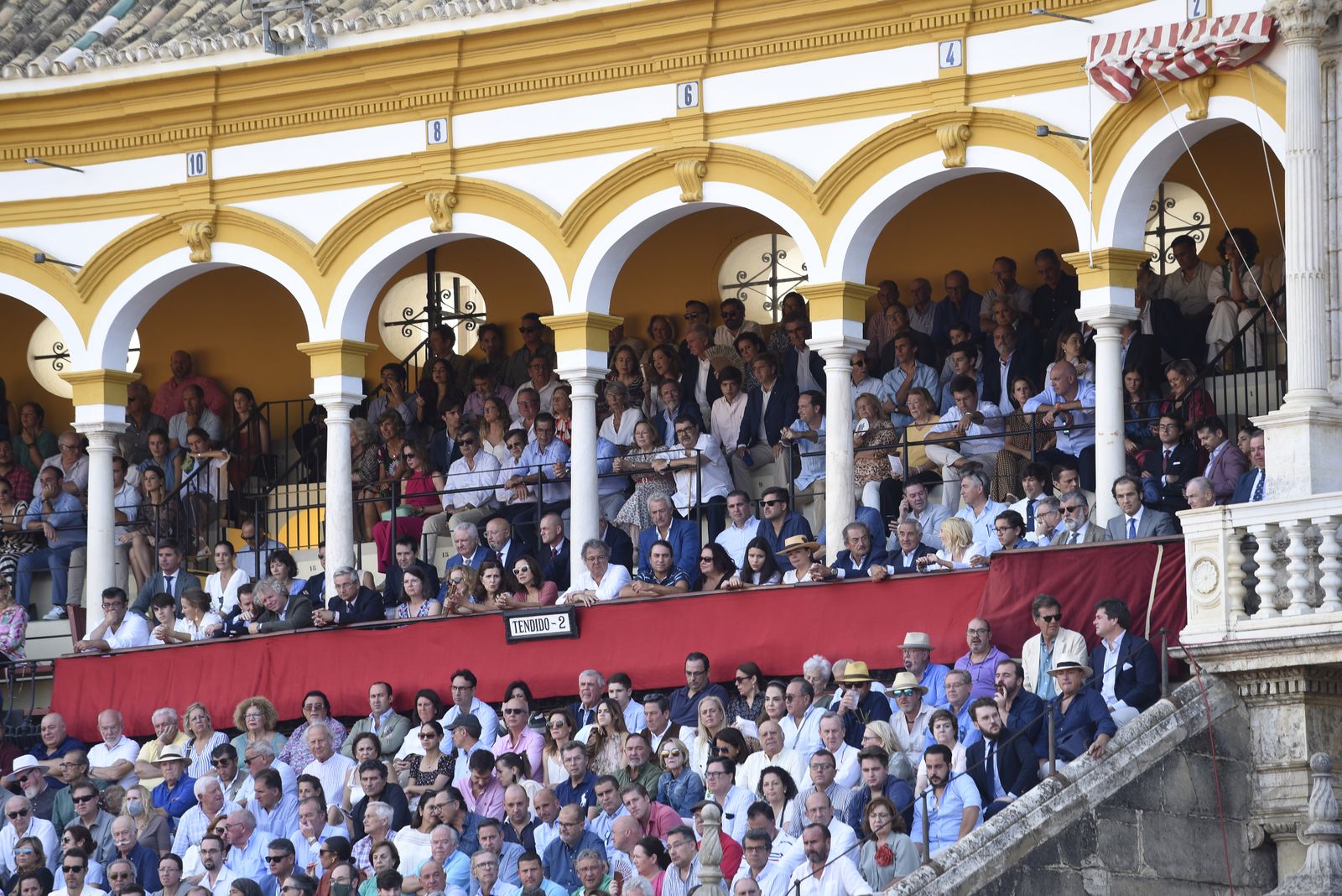 Búscate en la tercera corrida de toros de la Feria de San Miguel de Sevilla