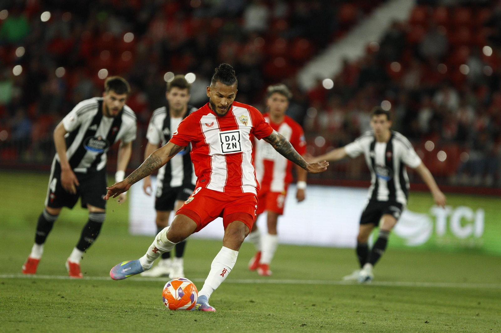 U.D. Almería-Racing Club Ferrol, en imágenes