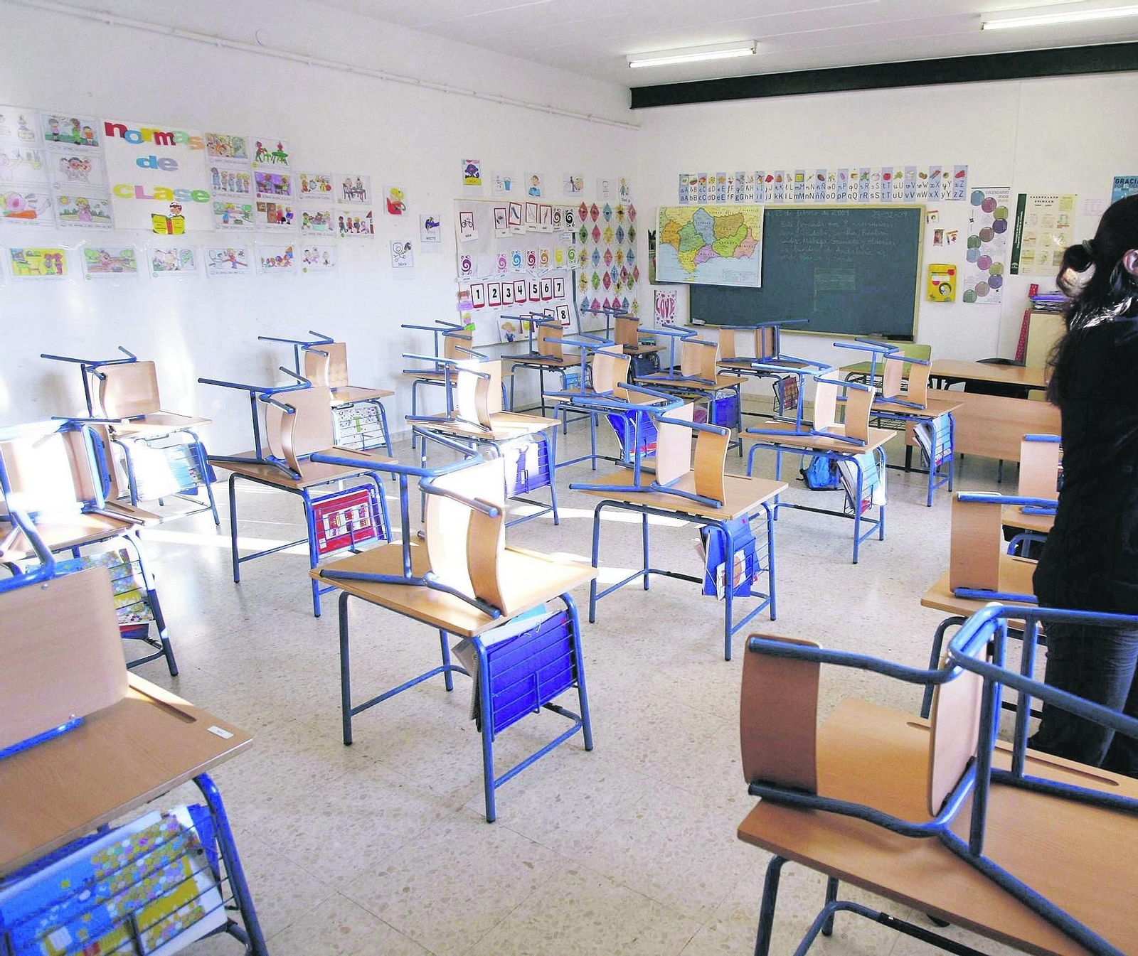 Una maestra en un colegio, en una imagen de archivo.