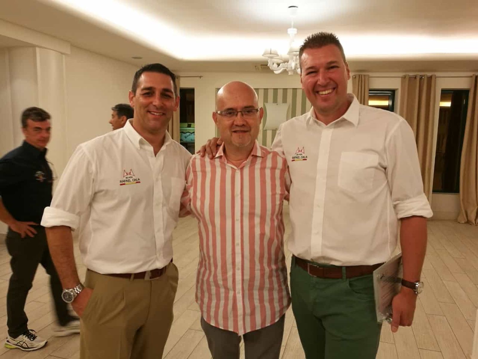 José Ferrera y Rafael Cala junto a Jesús Carlos Pérez Atencia, Teniente de Alcalde de Torre del Mar.