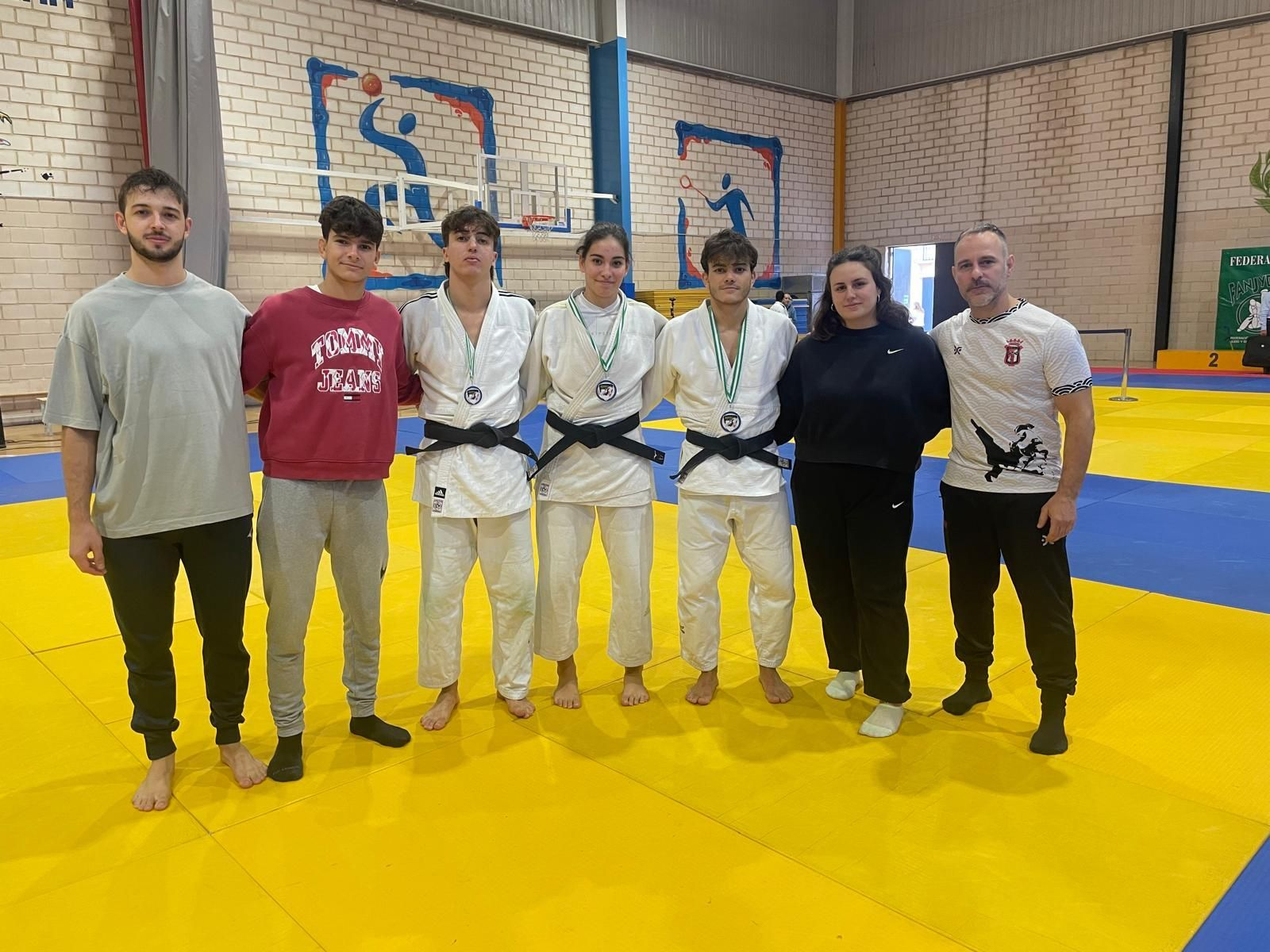 Foto de familia del CD Huelva TSV en Málaga.