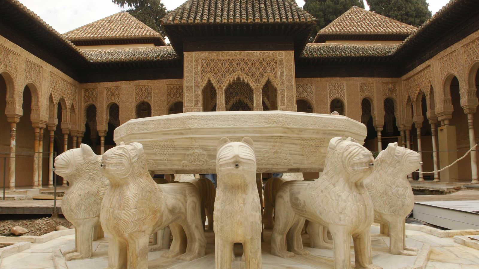 Patio de los Leones de la Alhambra