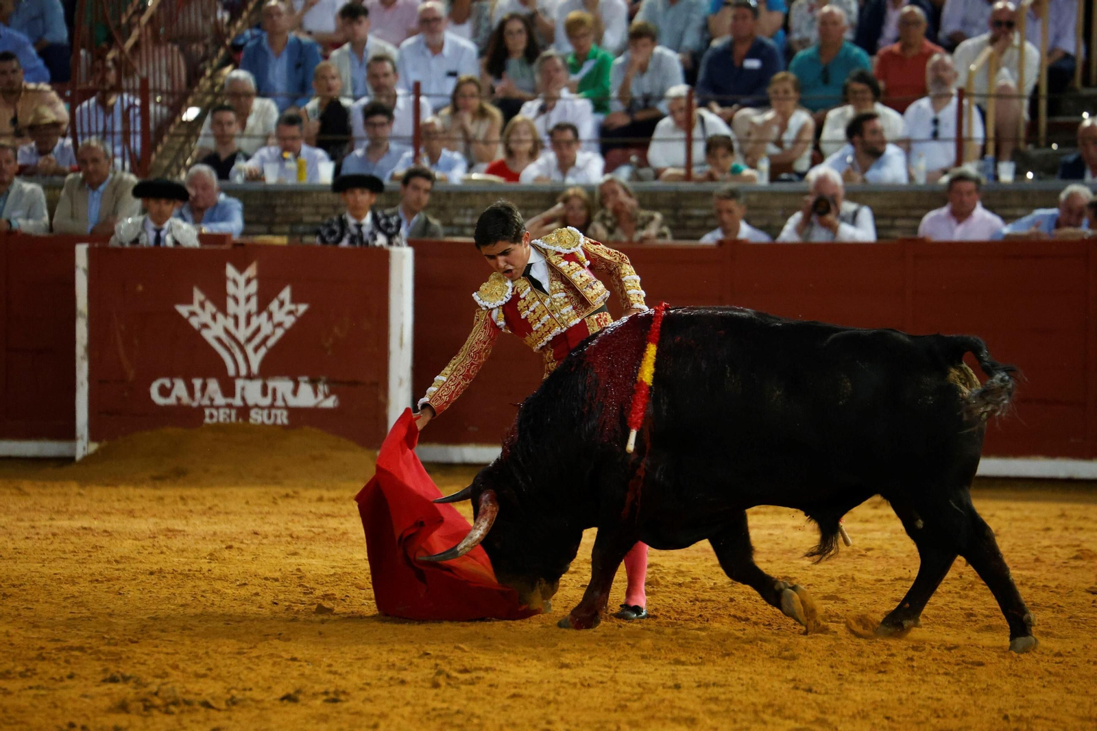 Manuel Román, Juan Ortega y Roca Rey, en la plaza de toros de Córdoba