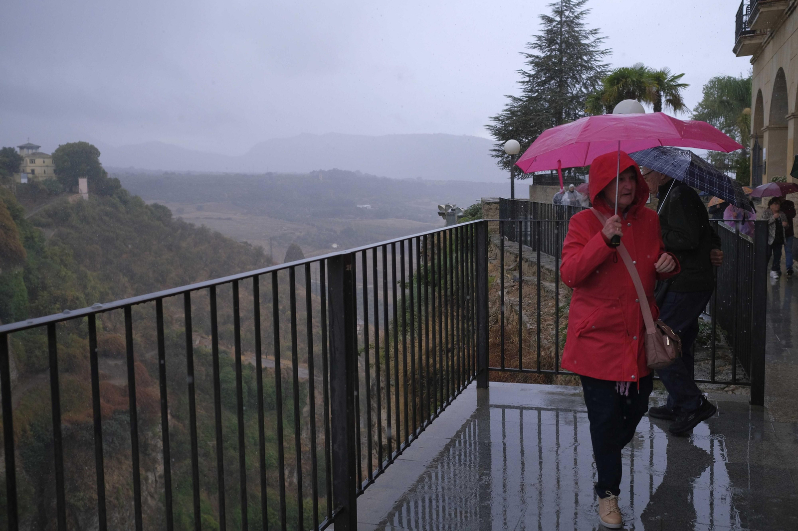 Ronda recibe las primeras lluvias del otoño en Málaga, en imágenes