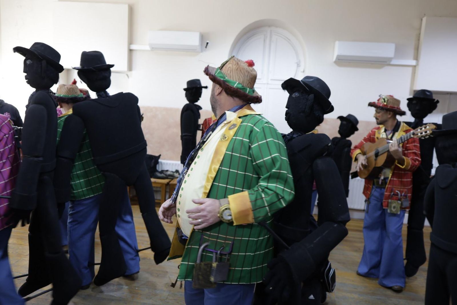 Búscate entre las mejores imágenes de la décima sesión de preliminares del COAC 2026