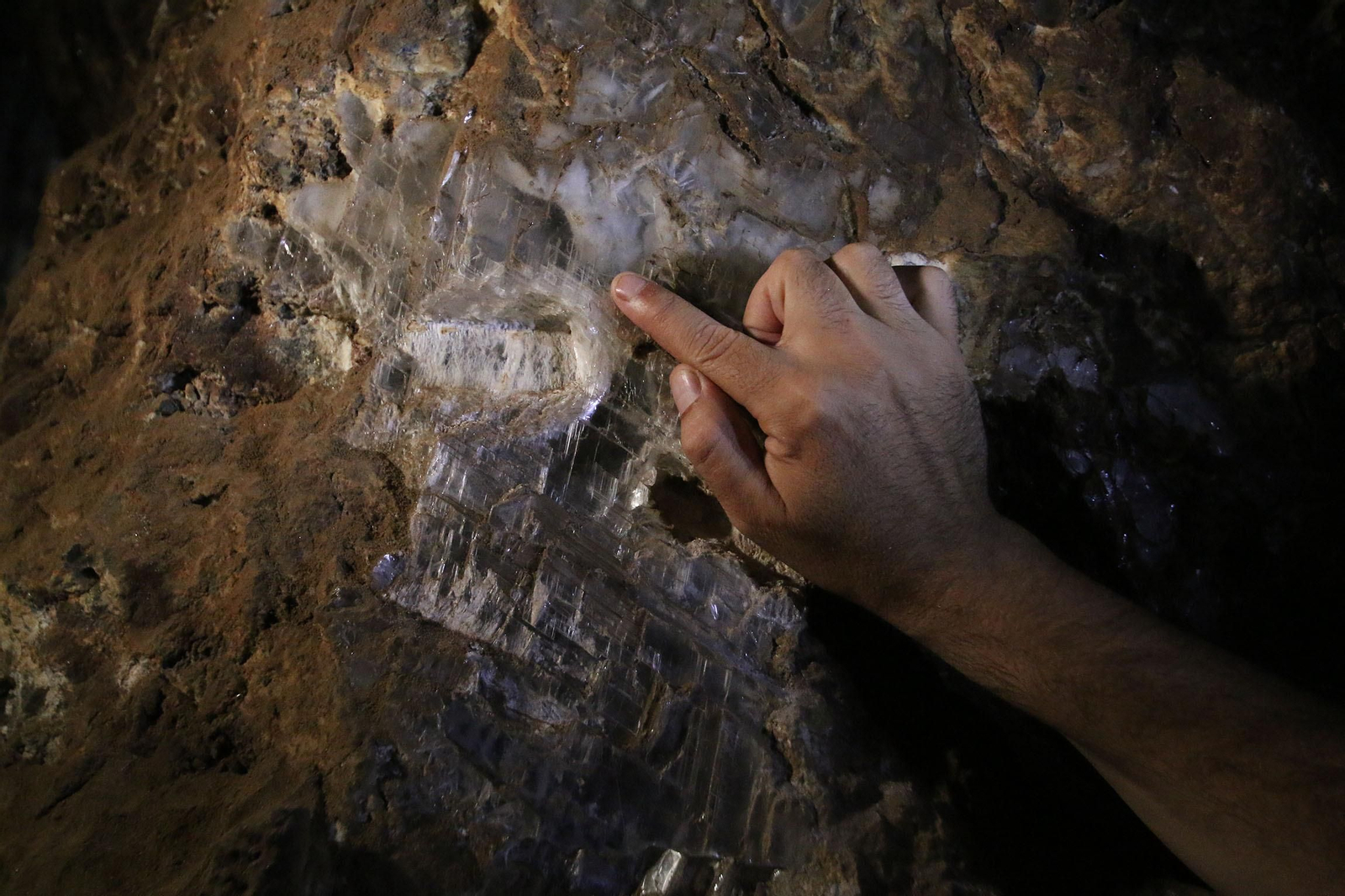 Fotogalería de la Geoda Gigante de Pulpí