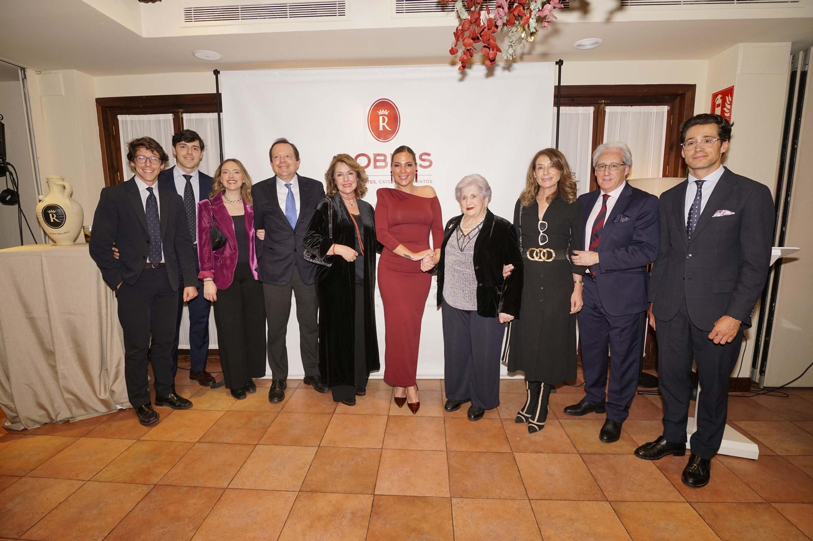 Las imágenes de la entrega de la Cántara de Honor a Laura Gallego en Casa Robles