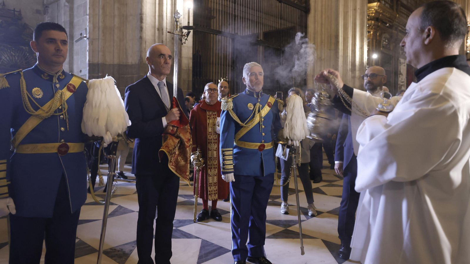 El anterior alcalde, Antonio Muñoz, en la procesión de la Espada de 2022.