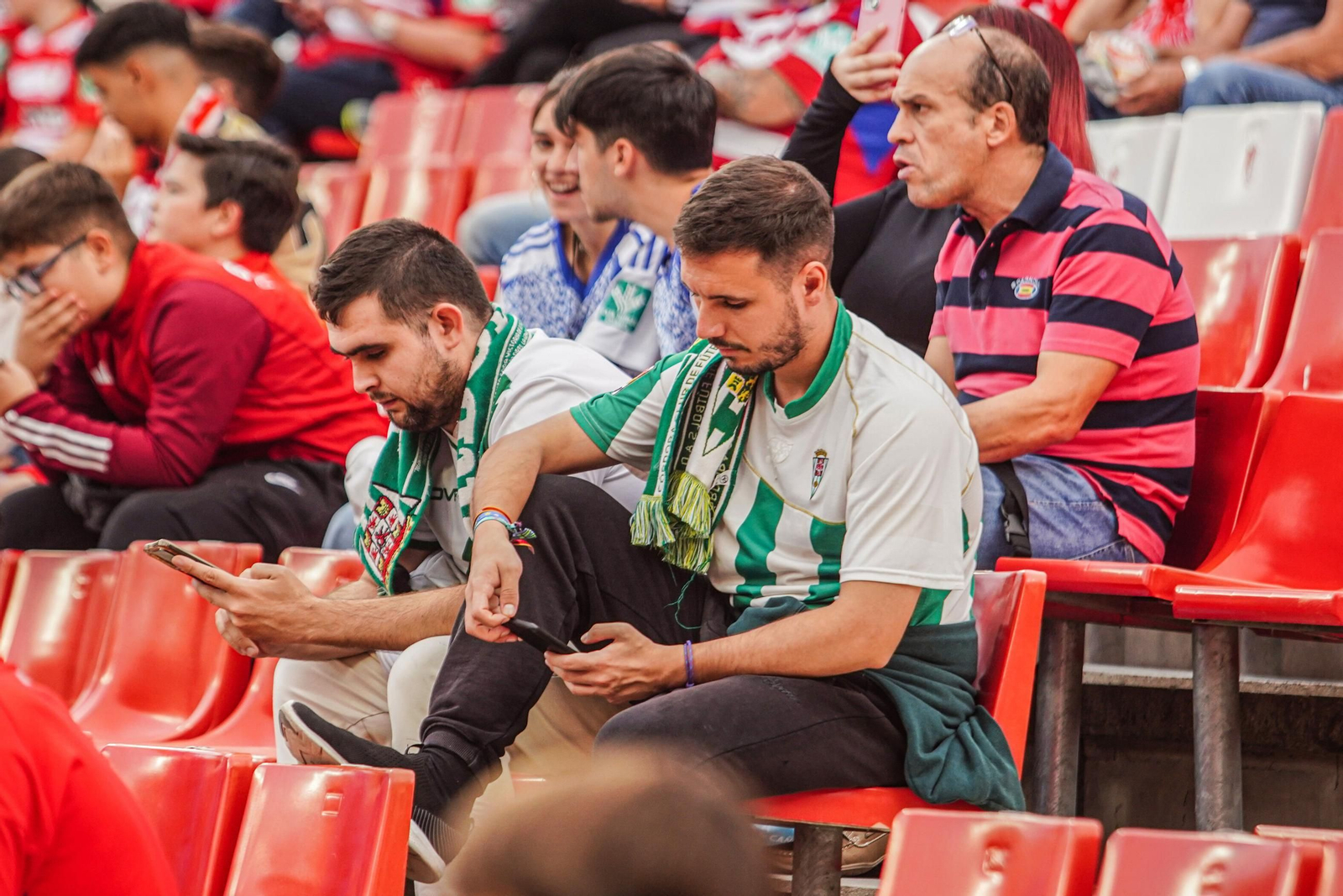 Las fotos del Granada - Córdoba CF en Los Cármenes