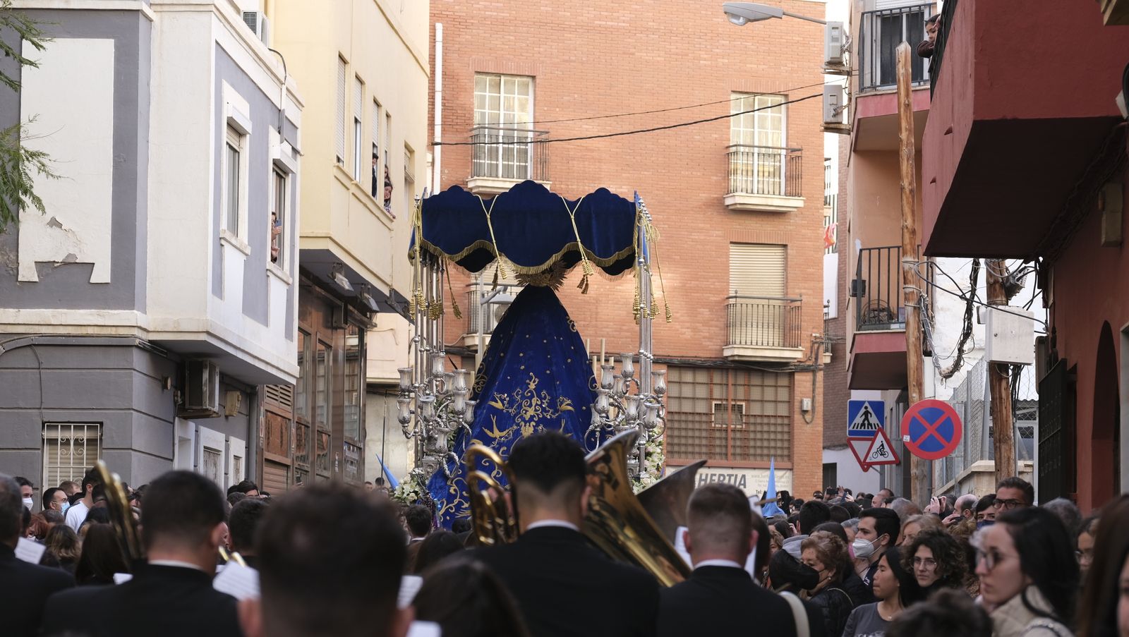Procesión del Cristo del Amor en Almería, en imágenes