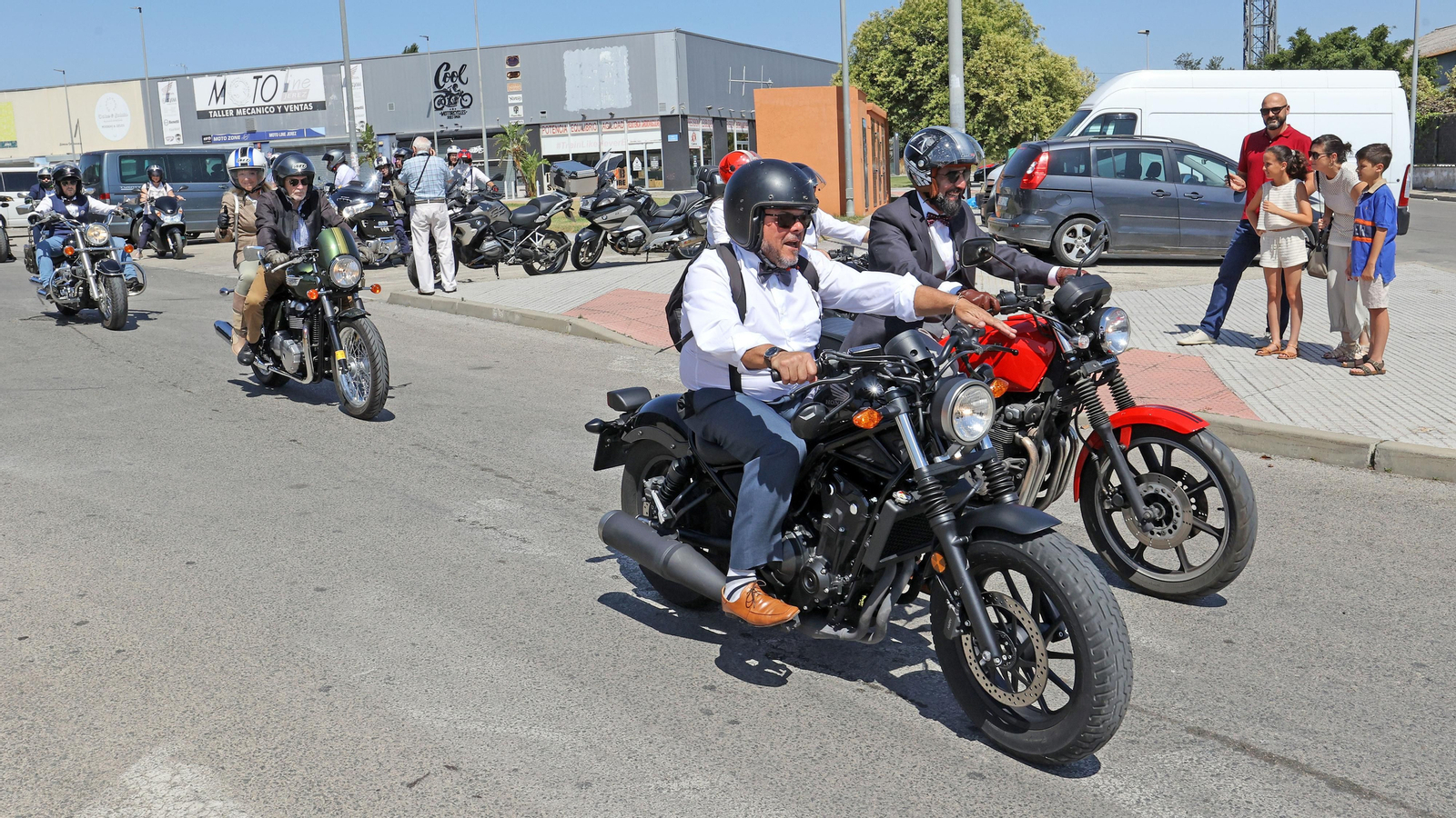 Búscate en el evento motero solidario "The Distinguished Gentleman´s Ride" en Jerez