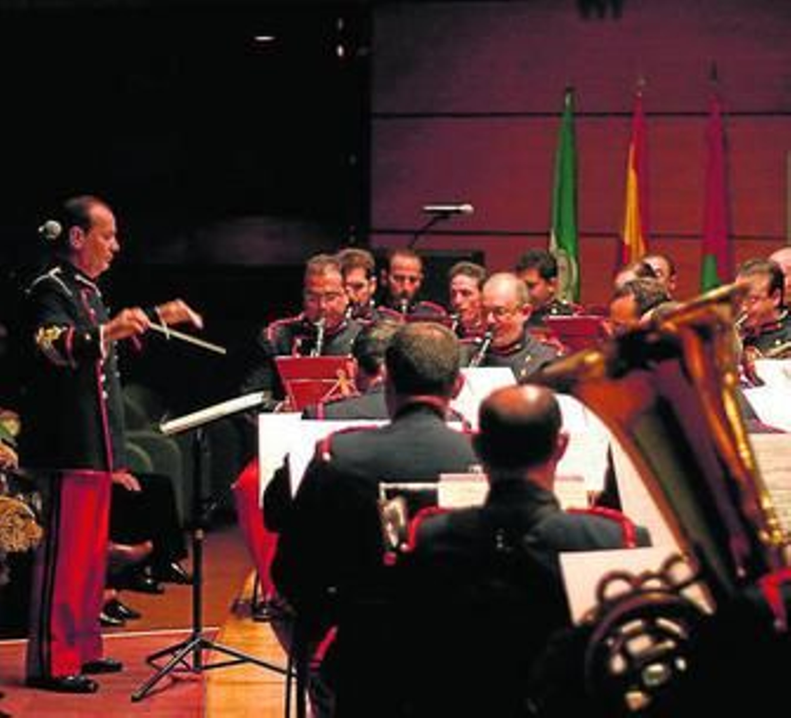Música militar para celebrar el día de la Hispanidad