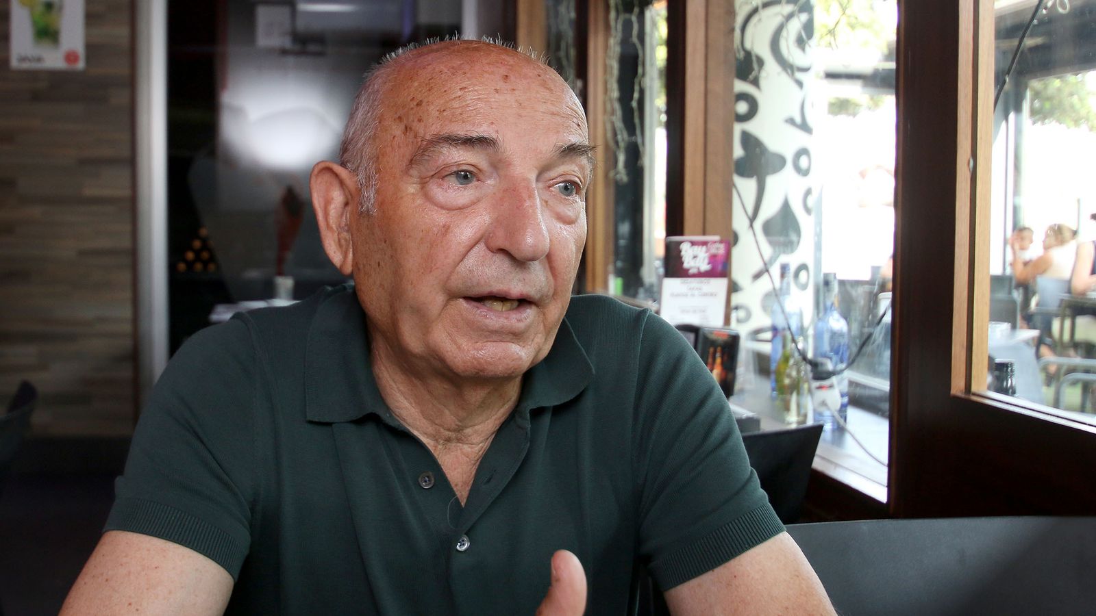 Luis Guillén durante un momento de la entrevista con Diario de Almería