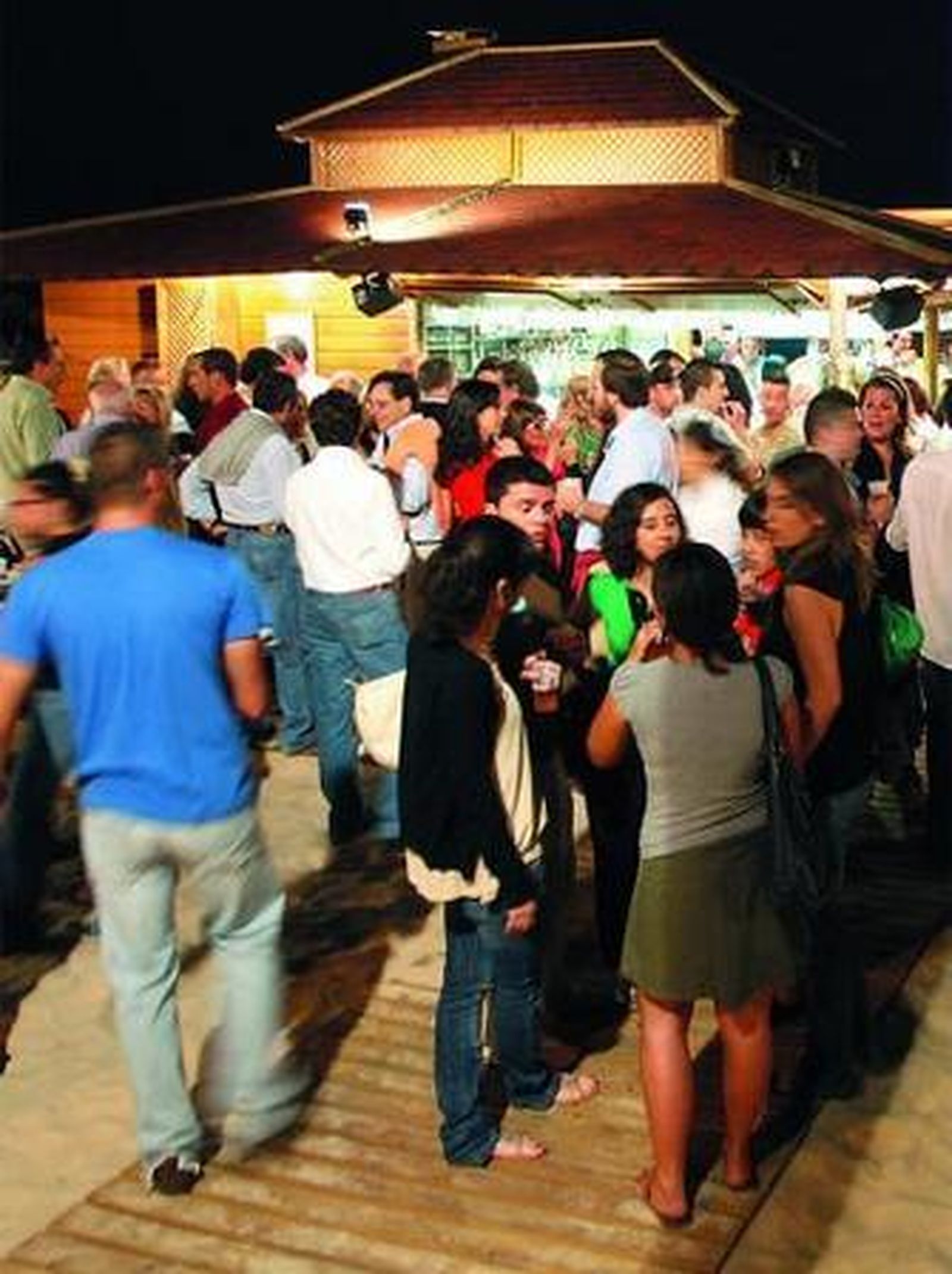 Una, o dos, copas junto al mar