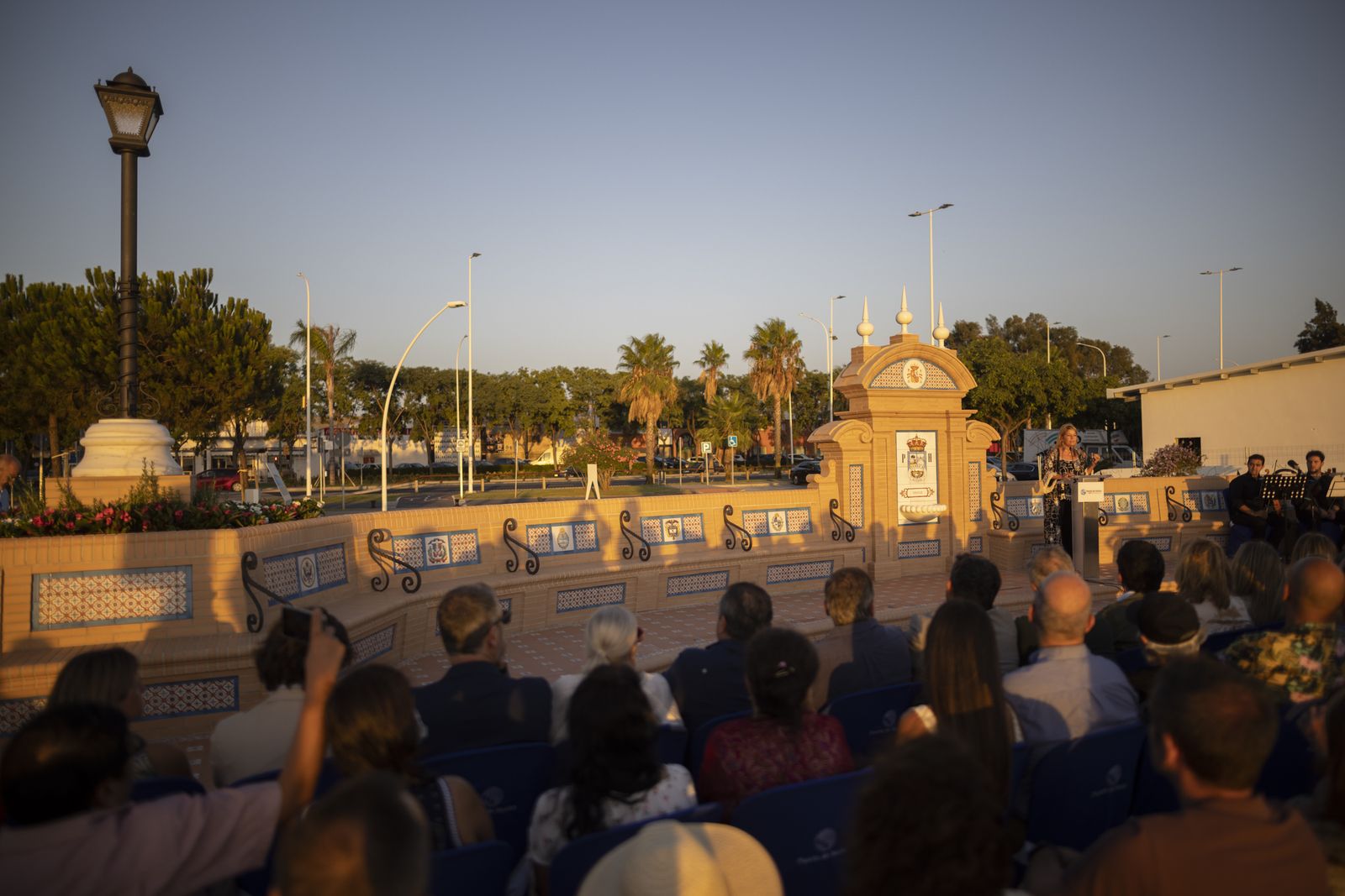 Imágenes de la inauguración De la Fuente de las Naciones en el Paseo de la Ría